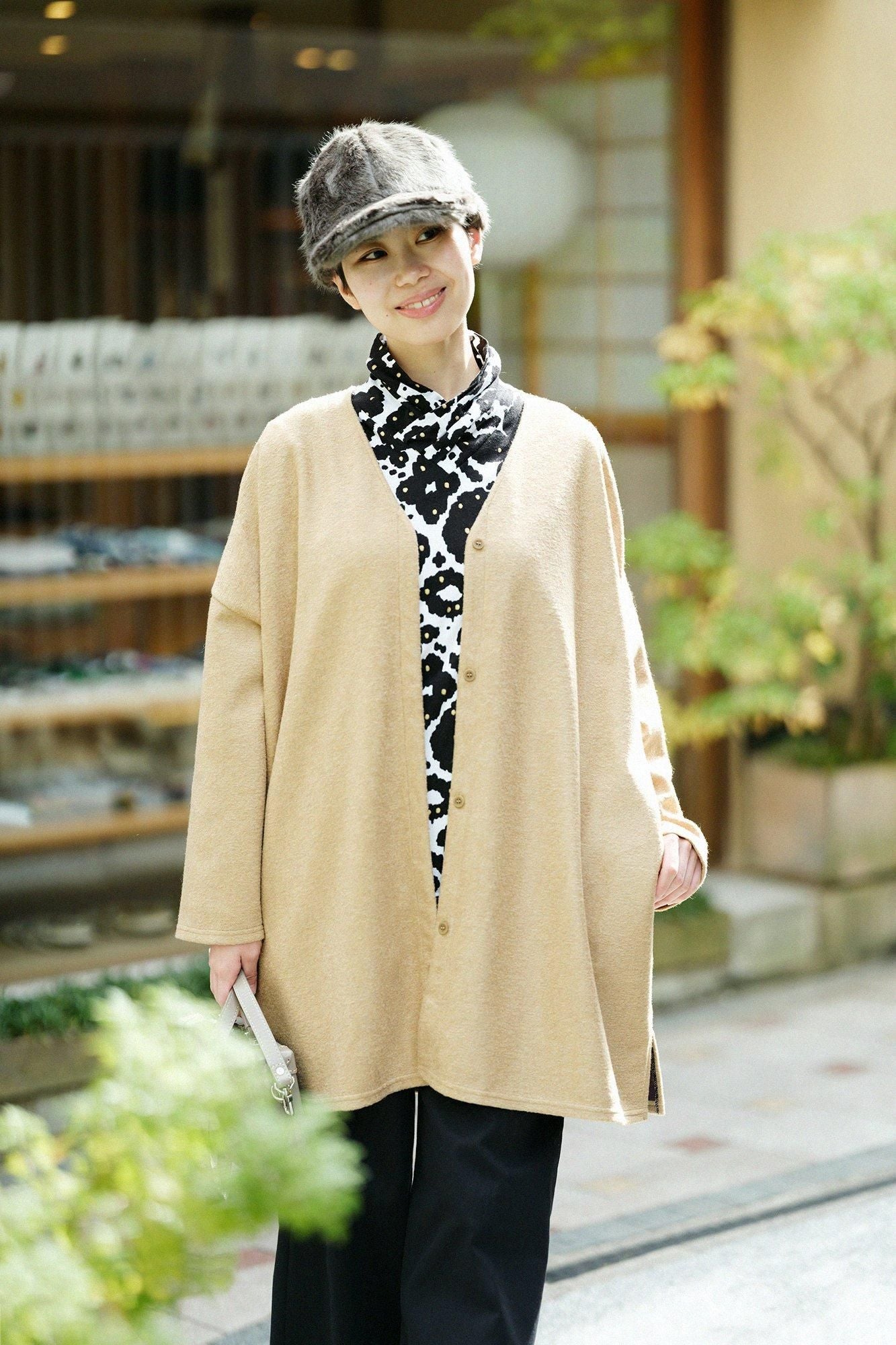 スライバーボンディングニット Vネック ライトチュニックコート/麦藁色(むぎわらいろ)