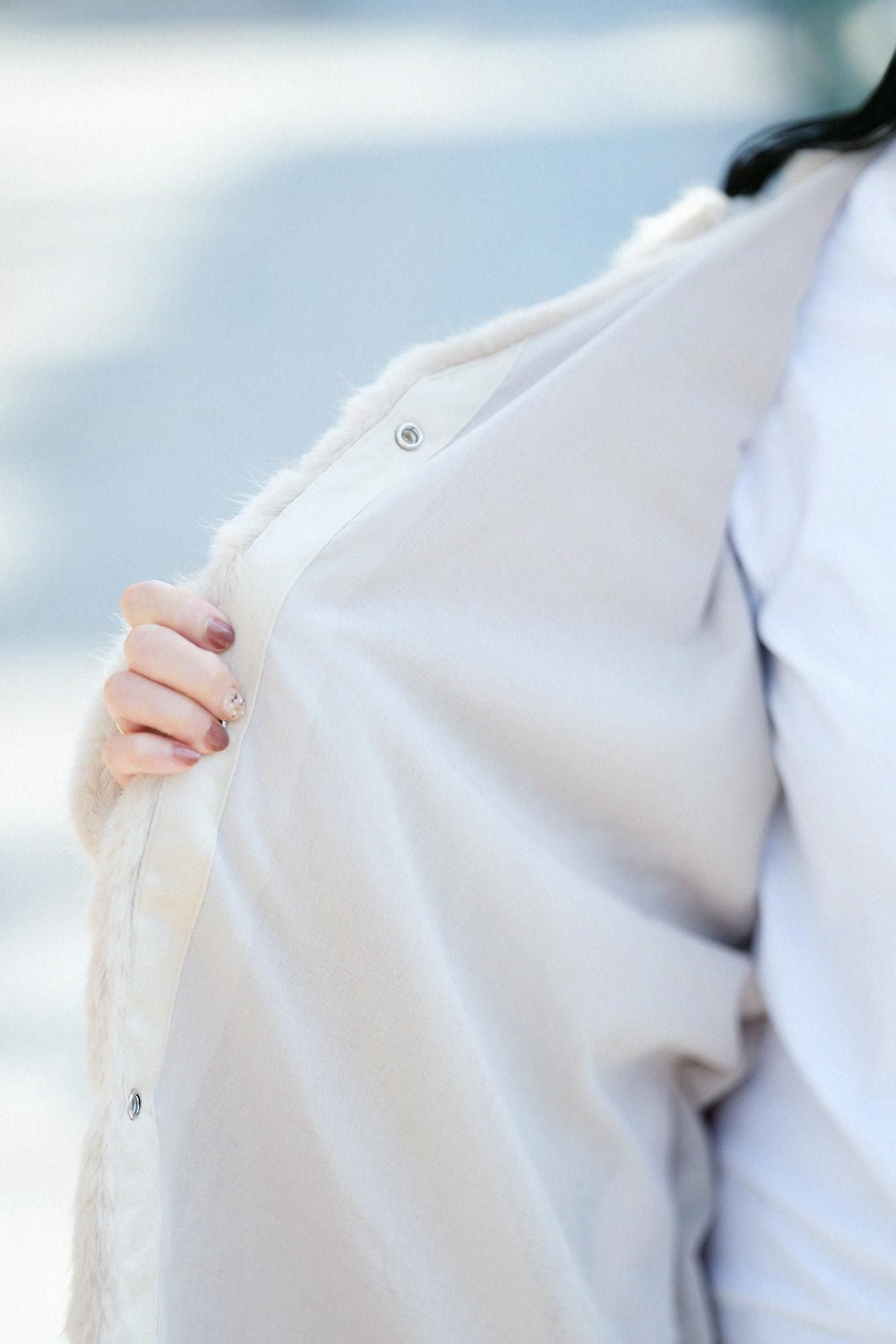 Faux Fur V-neck Light Tunic Coat/Beige