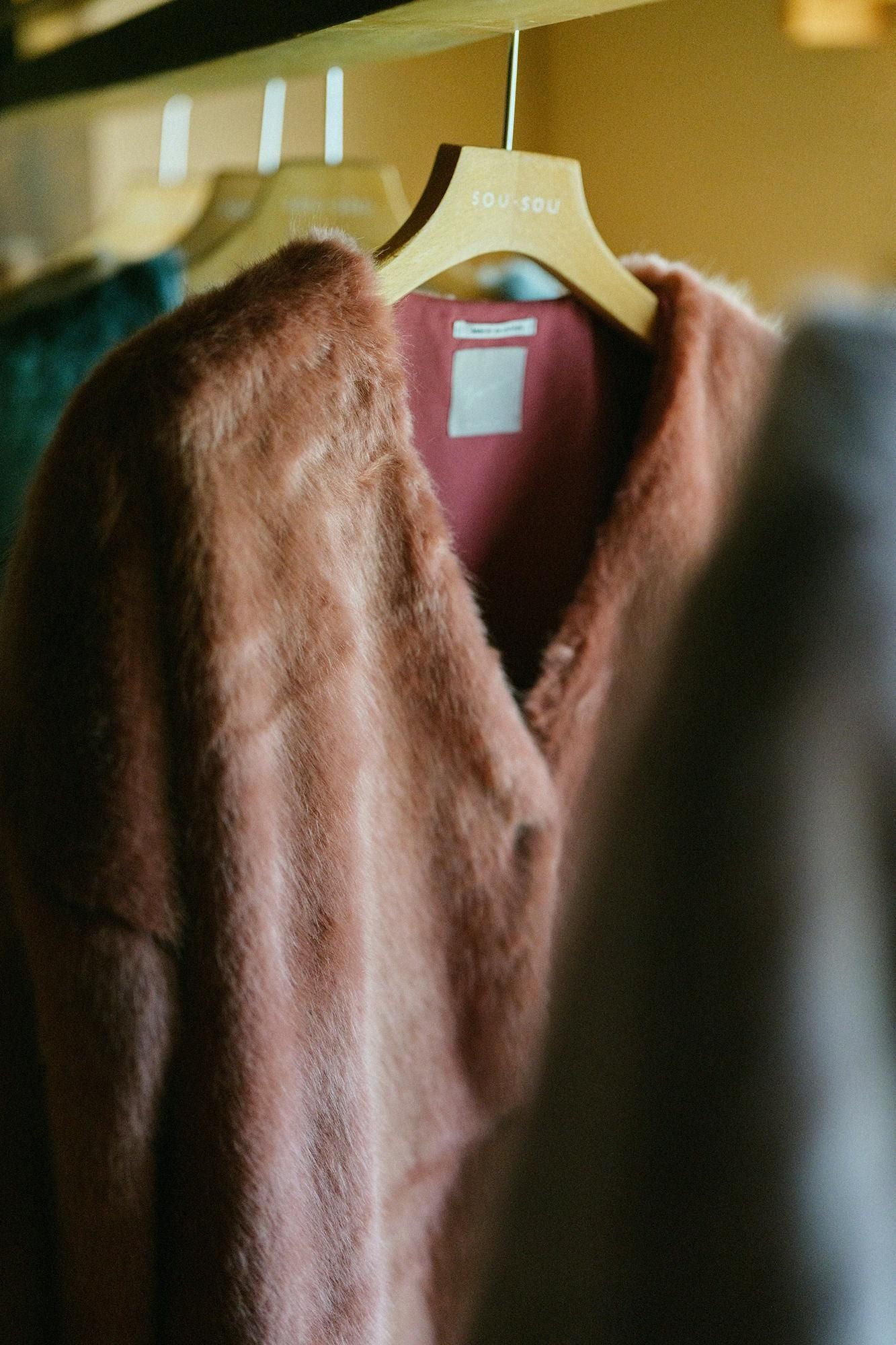 Faux Fur V-neck Light Tunic Coat/Sappanwood Brown