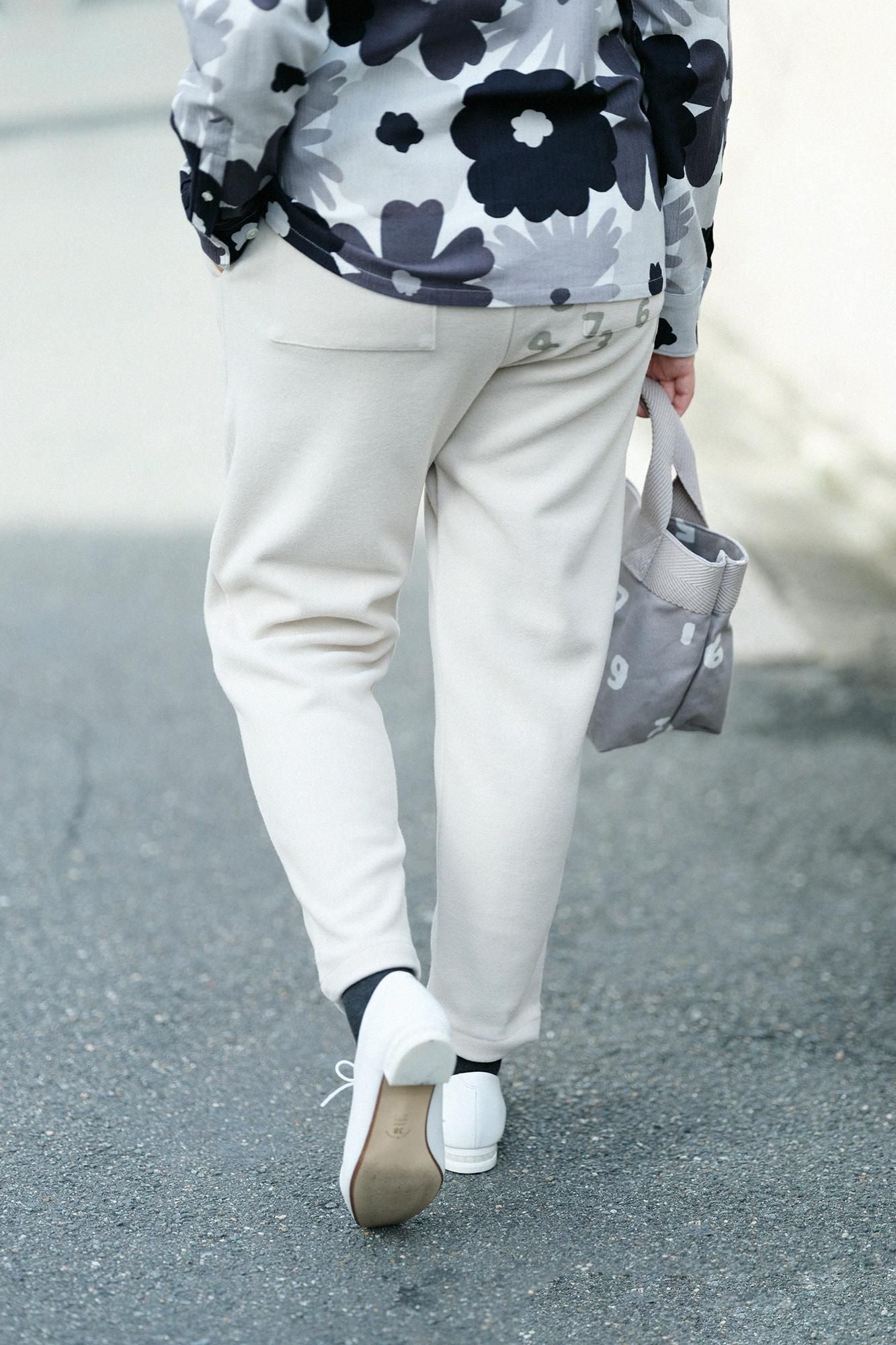 Melton Smooth Easy Tapered Pants / Greyish White