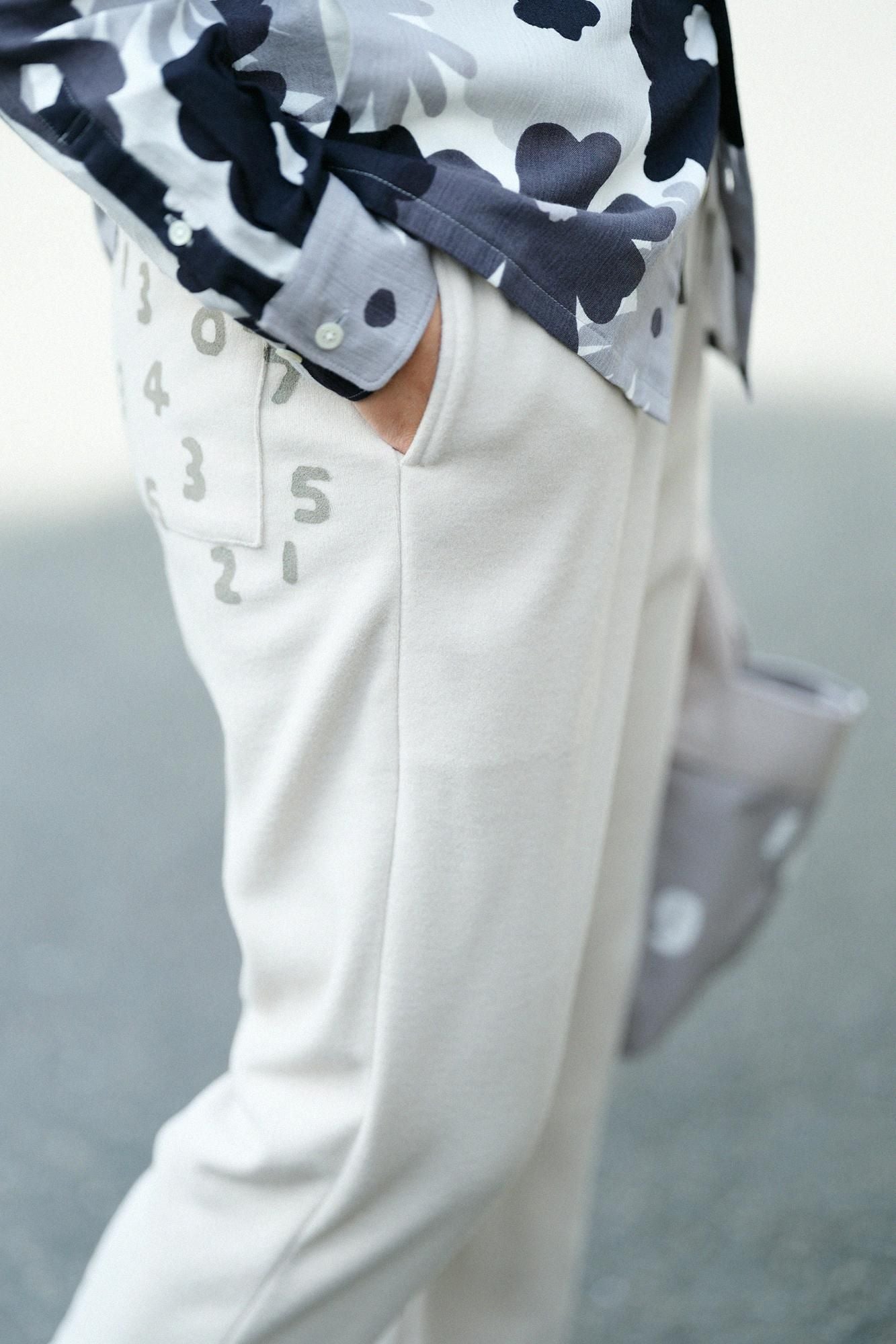 Melton Smooth Easy Tapered Pants / Greyish White