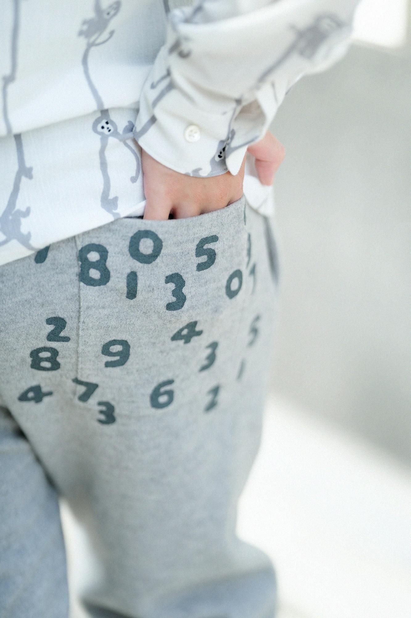 【預購】麥爾登柔滑 休閒窄管長褲/淡灰色(※預計於12月9日左右發貨)