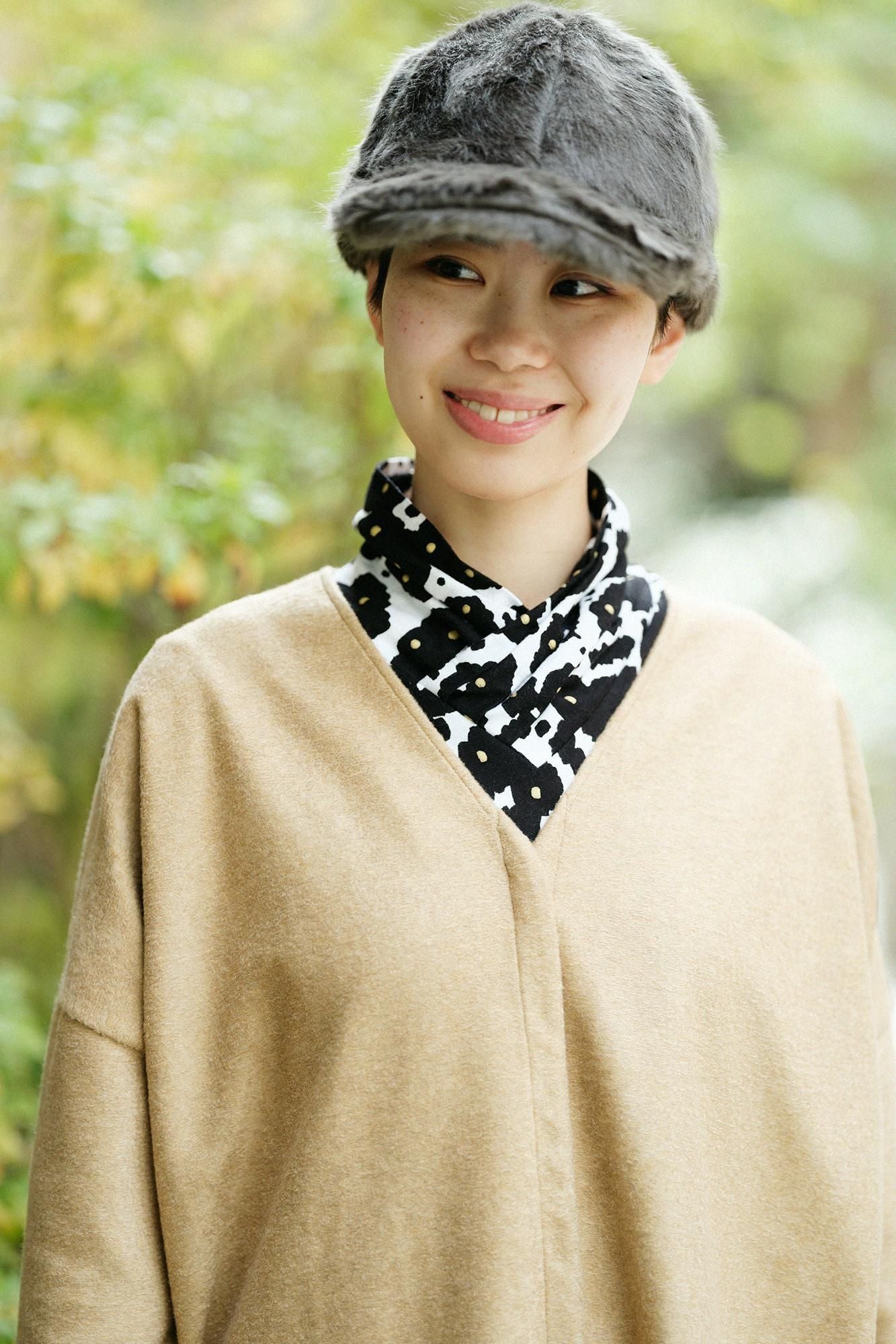 フェイクファー キャップ/濃灰(こいはい)×SO-SU-U昆(こん)