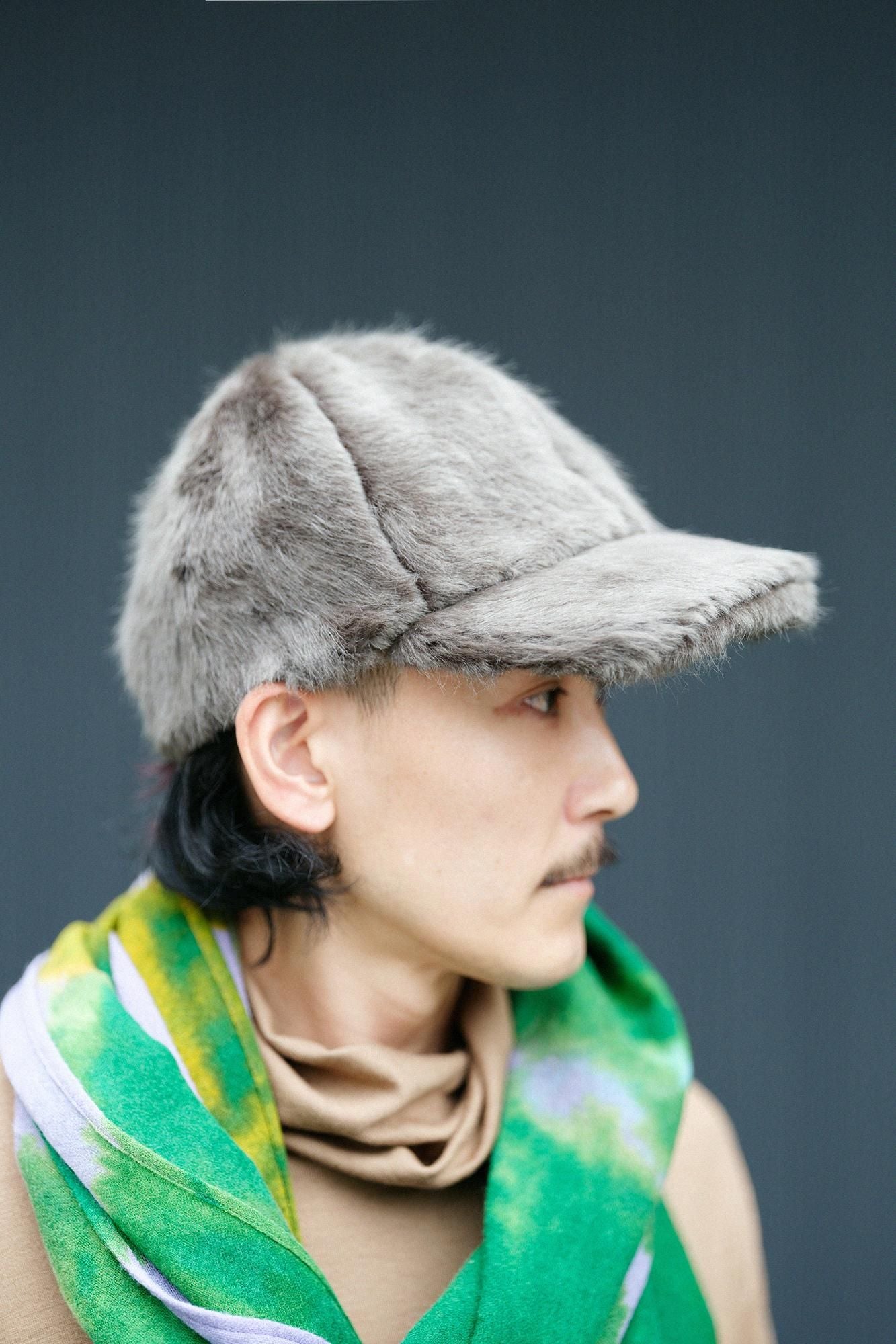 フェイクファー キャップ/濃灰(こいはい)×SO-SU-U昆(こん)