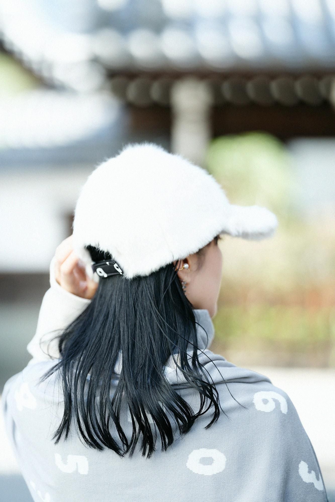 【預購】人造毛皮 鴨舌帽/本白×SO-SU-U十數 昆(※預計於12月9日左右發貨)
