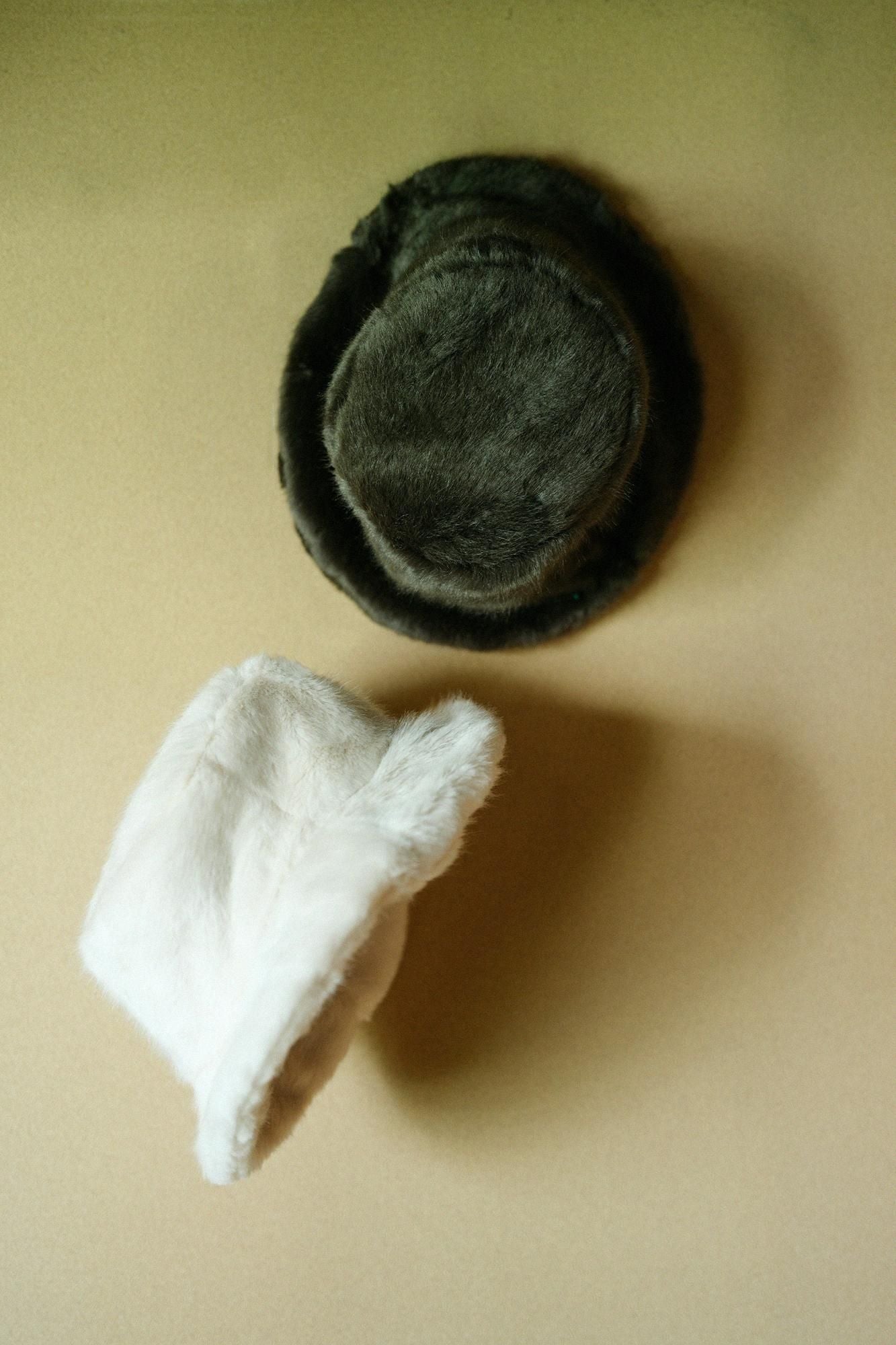 人造毛皮皮帽/深灰色× SO-SU-U十數 昆