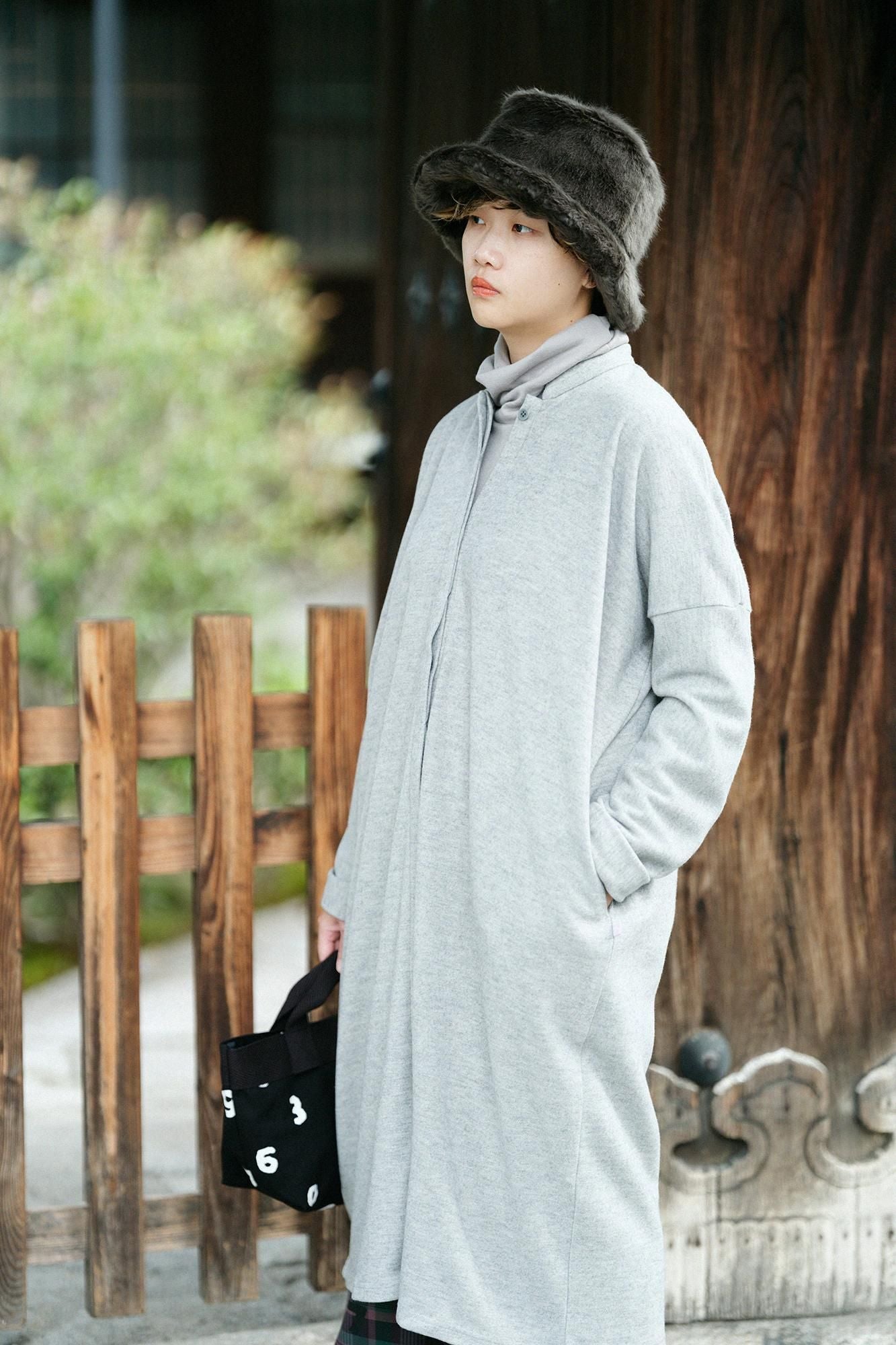 人造毛皮皮帽/深灰色× SO-SU-U十數 昆