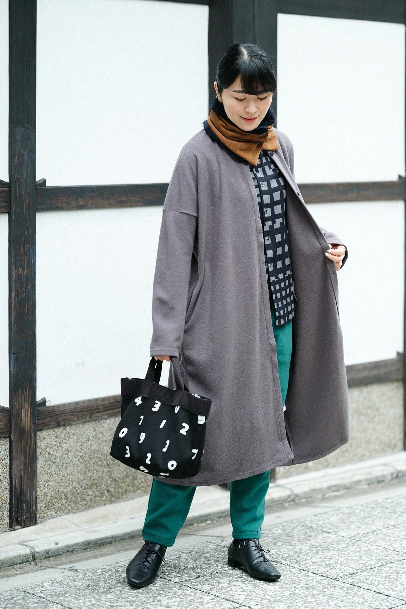 【預購】人造毛皮 雙面用短圍巾/柿茶色×黑藍色(※預計於12月9日左右發貨)