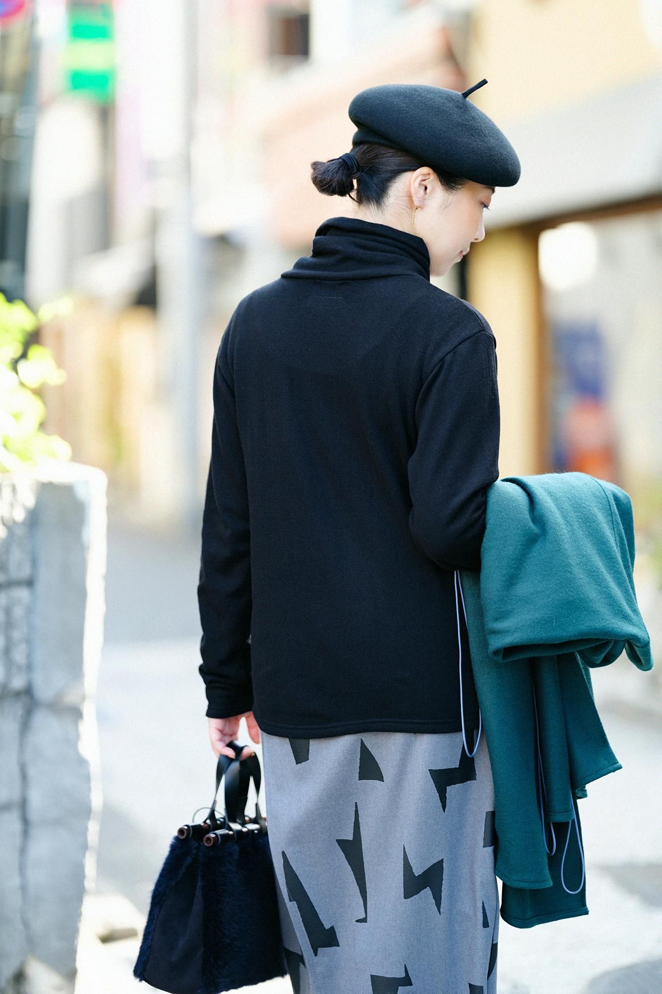 內起絨 梳毛針織 高領上衣/黑色