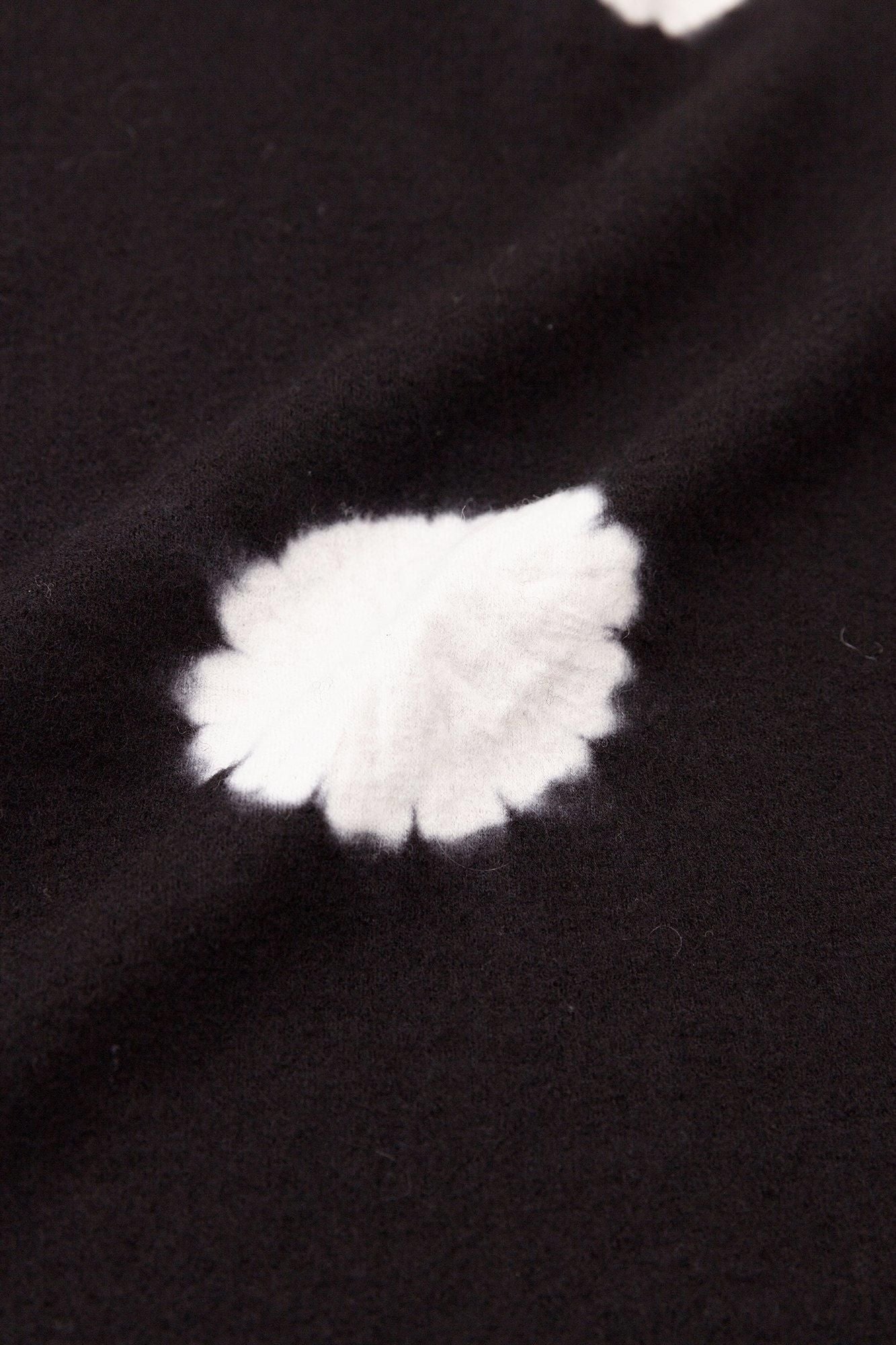 近清紮染 梳毛 強壓縮平針織 如月披風斗篷 短版/大圓點 黑色×淺灰色