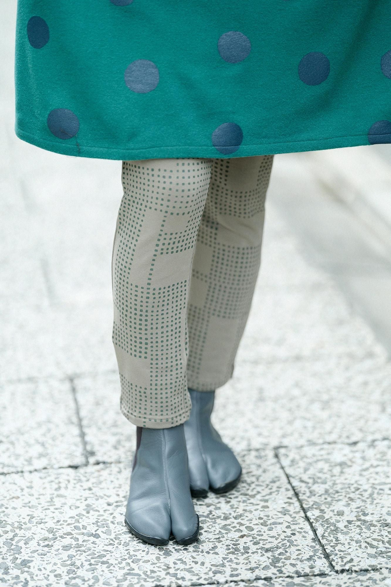 裏毛 細形(ほそなり)えんゆう穿き/影(かげ) 柳茶(やなぎちゃ)