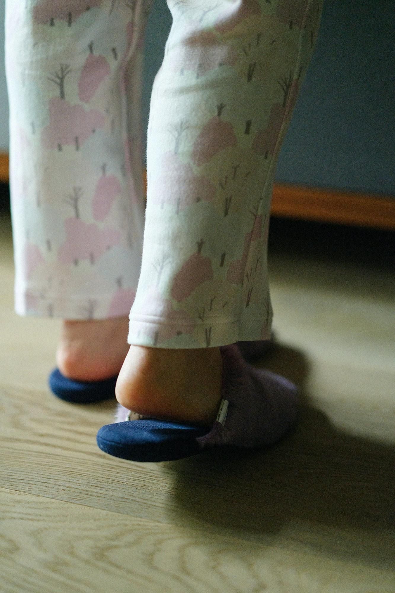 人造毛皮薄拖鞋分趾袜/Fujimurasaki