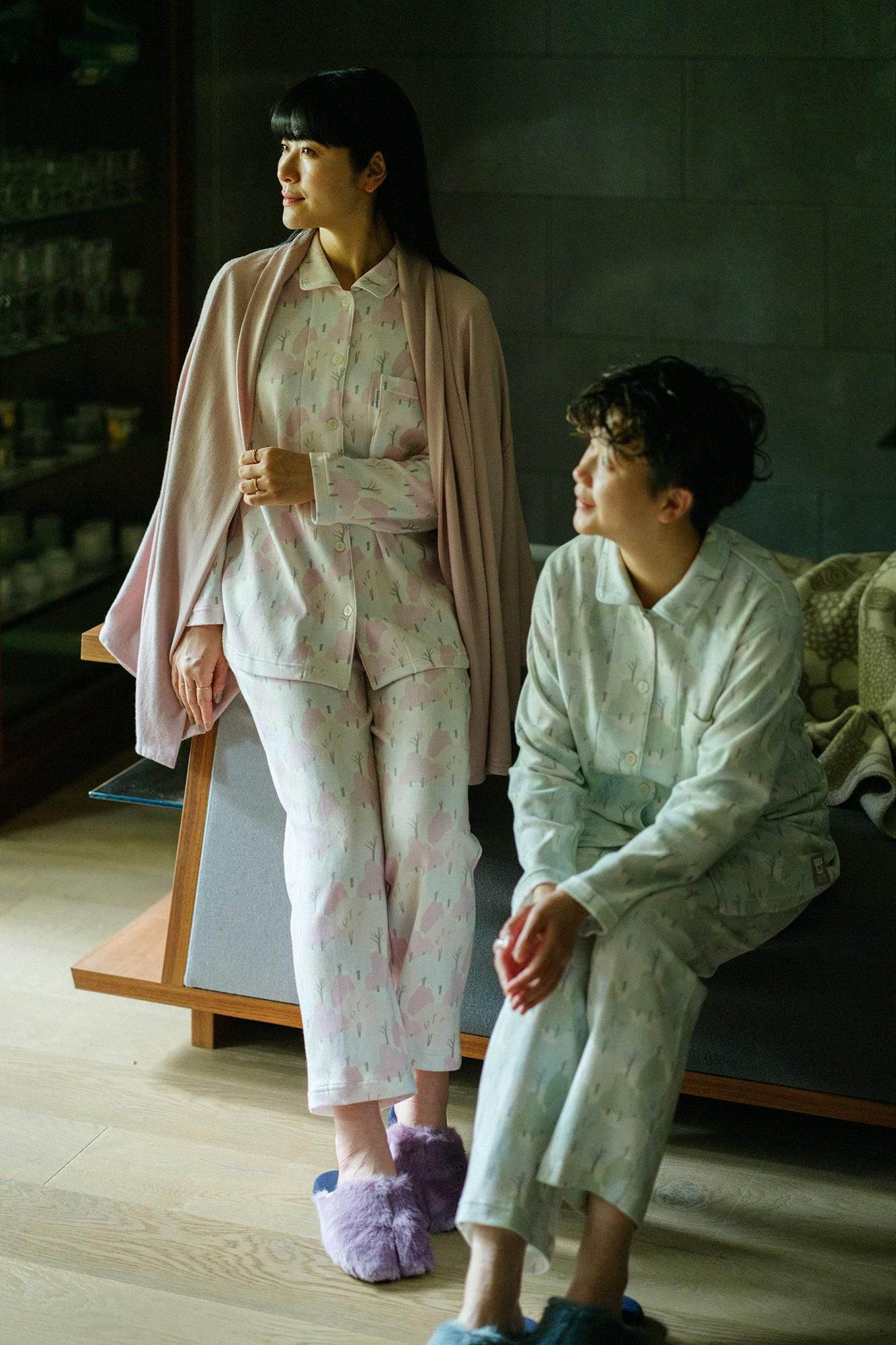 人造毛皮薄拖鞋分趾袜/Fujimurasaki