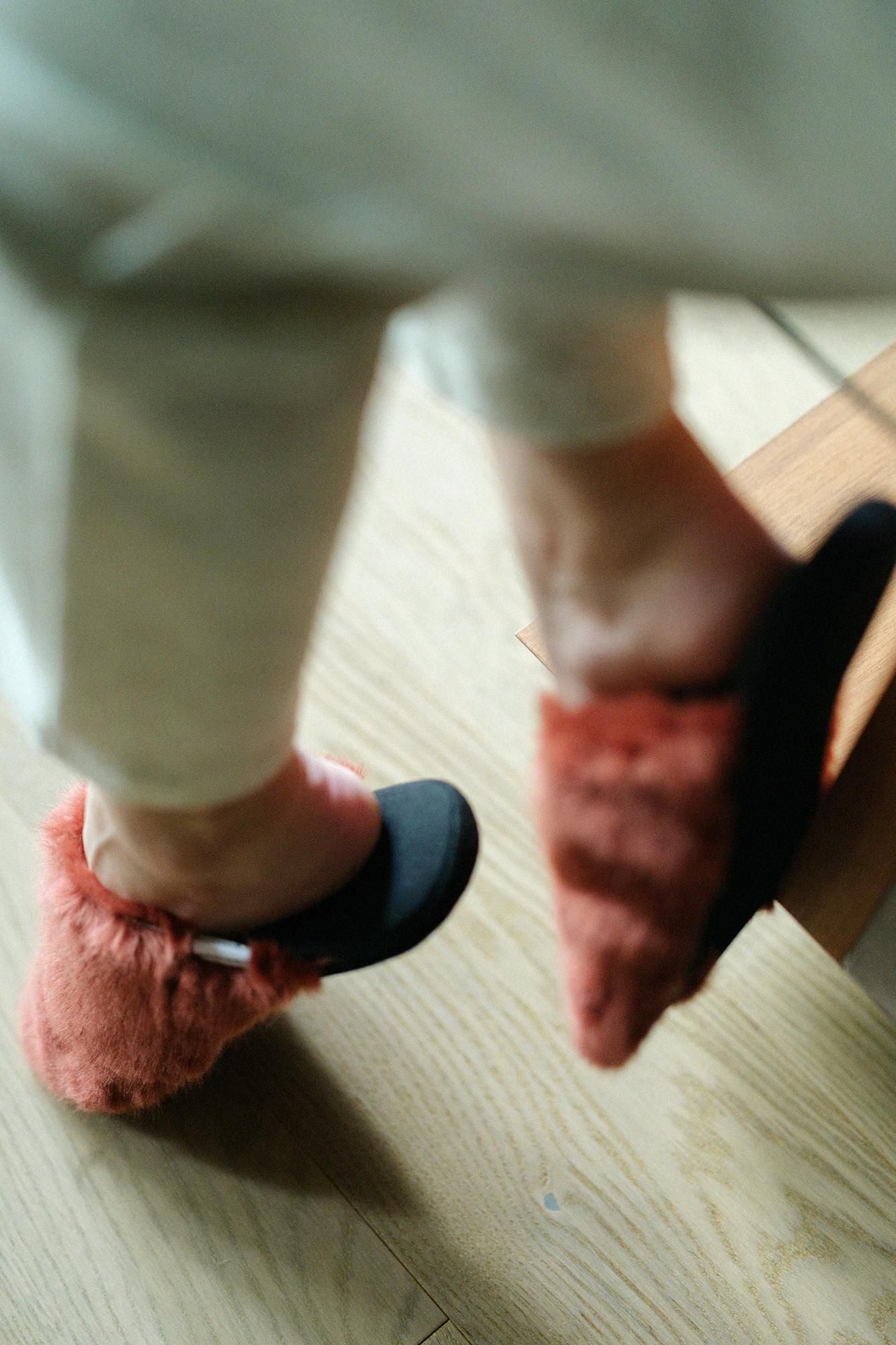 Faux Fur Slim Type Split Toe Slipper/Sparrow Brown