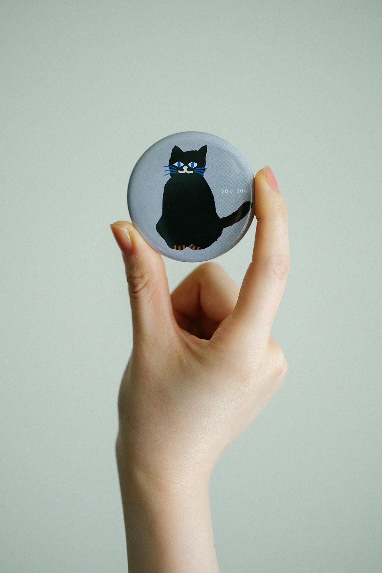 SOU・SOU × PHP Institute Badge Magnet (Round) / Cat
