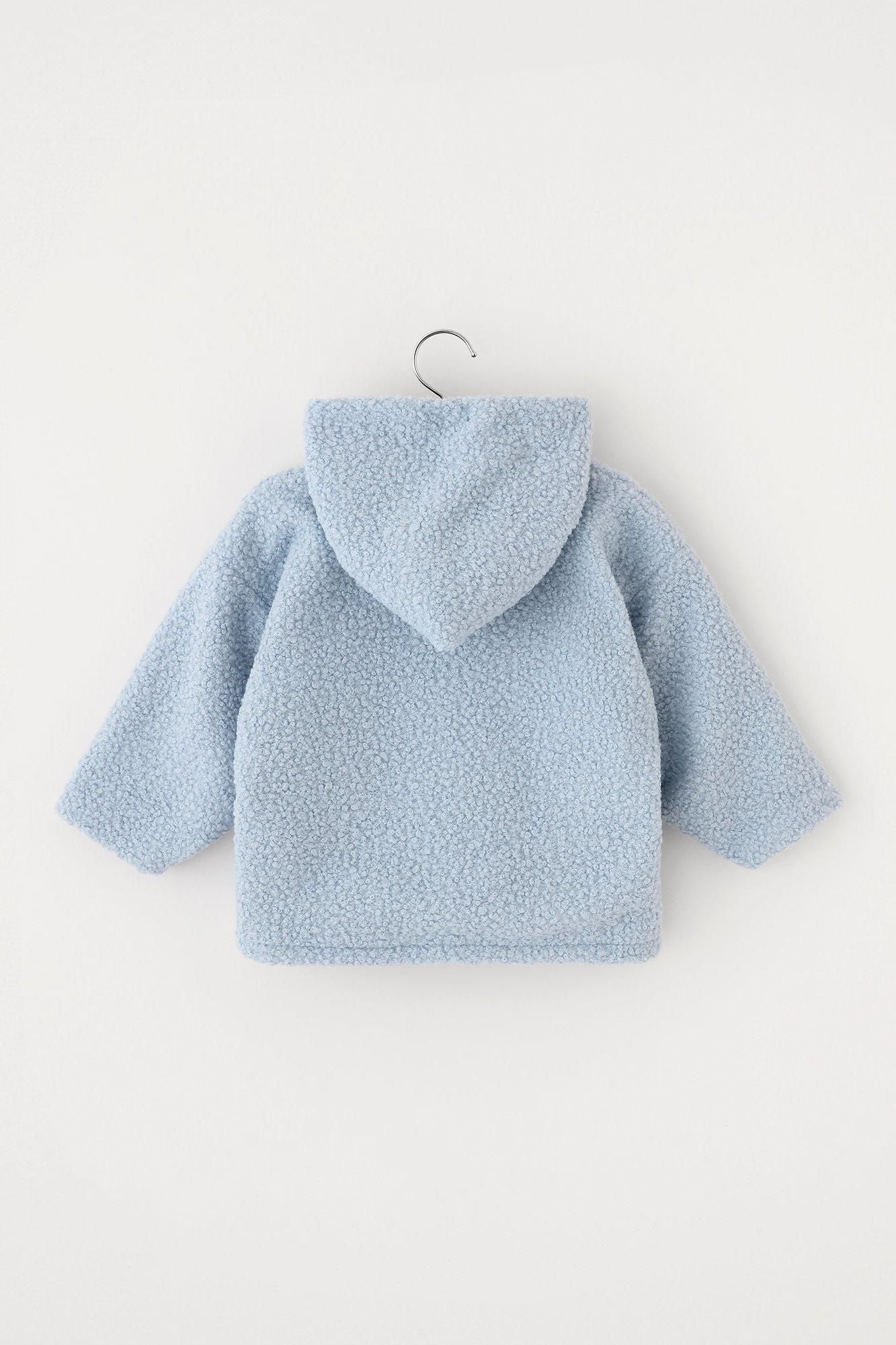 ●仿毛梯形袖連帽外套/淡藍色x汽車