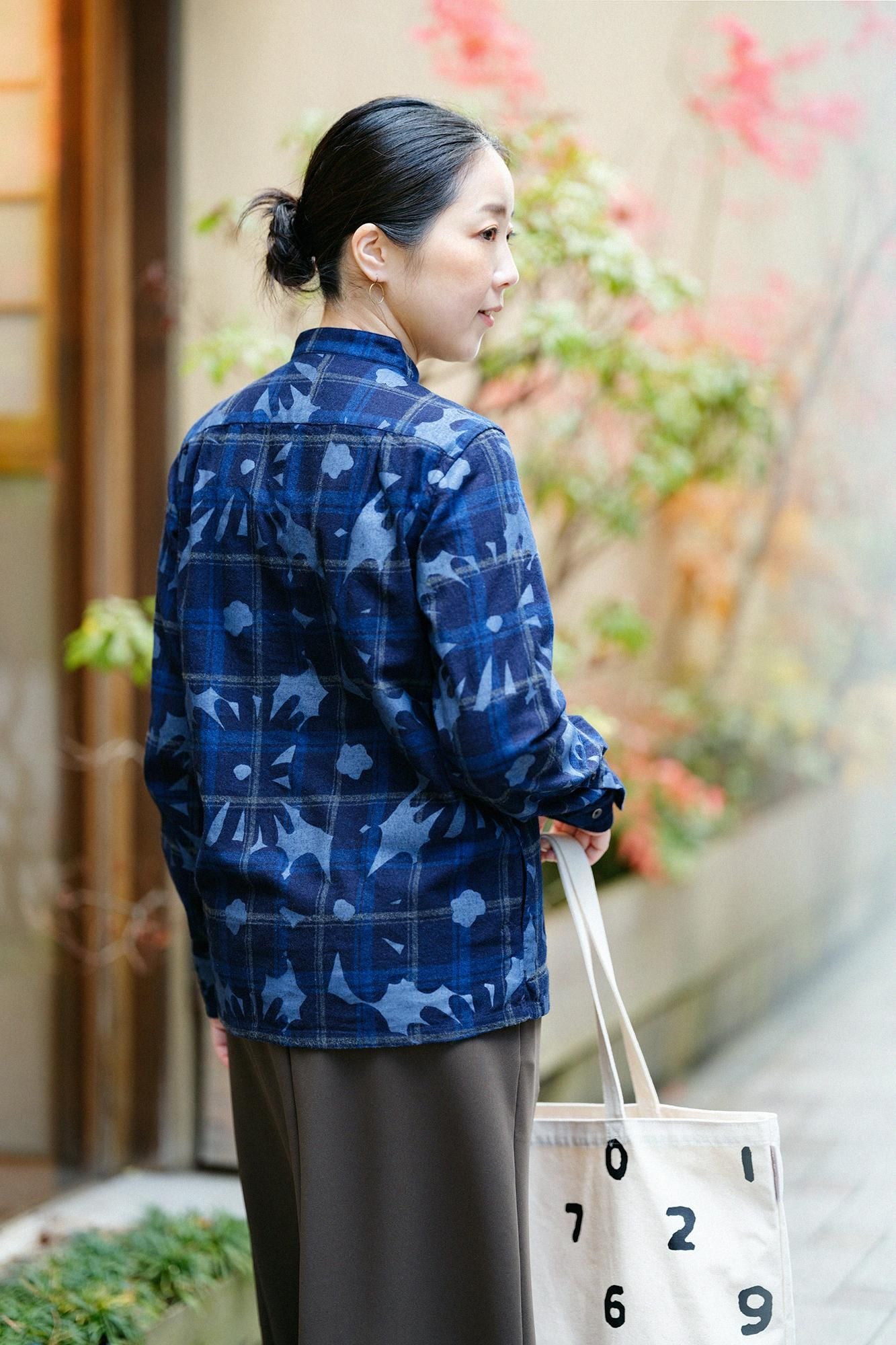 靛藍染法蘭絨格子立領長袖襯衫SP /落落大方