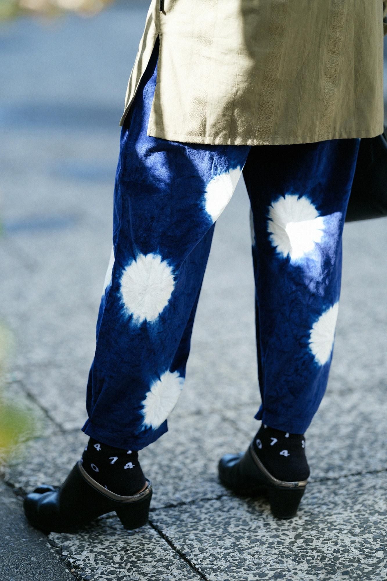 近清紮染棉麻紡藍綠色工人褲/大圓點寶藍色x本白