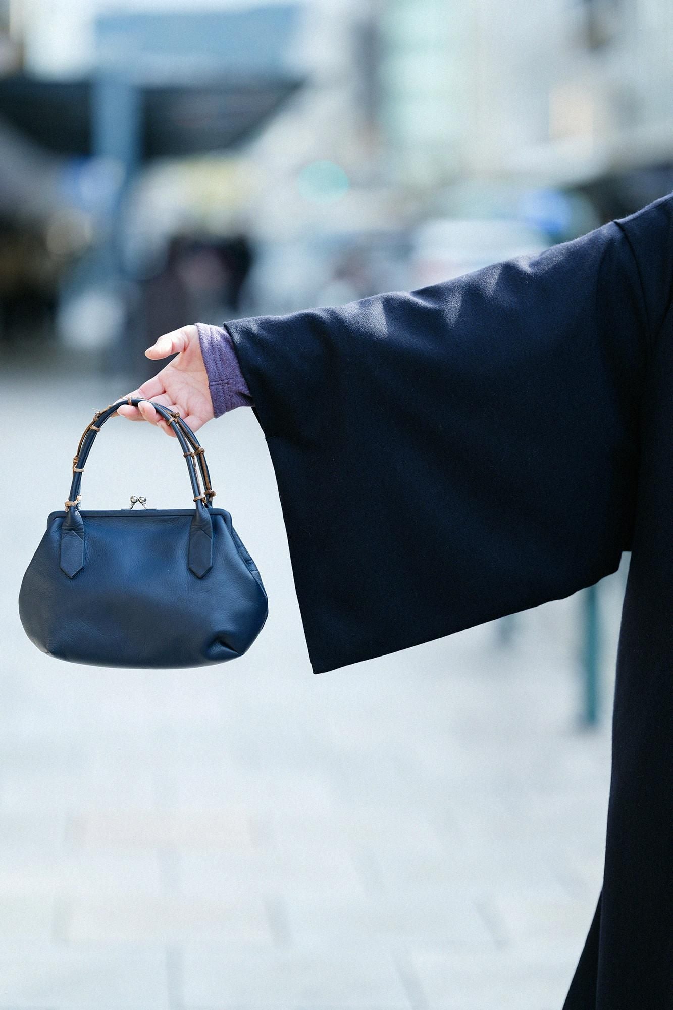 无孔的斜纹编织(Somo ayaori)方形袖斗篷(Kakuso degasaito) / Shinkon