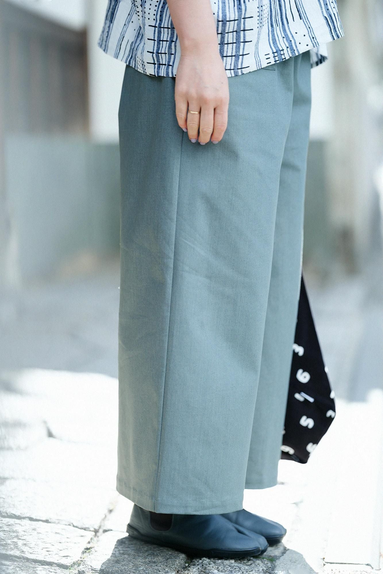 【net限定】ストレッチデニム 広形(ひろなり)もんぺ/湊鼠(みなとねず)