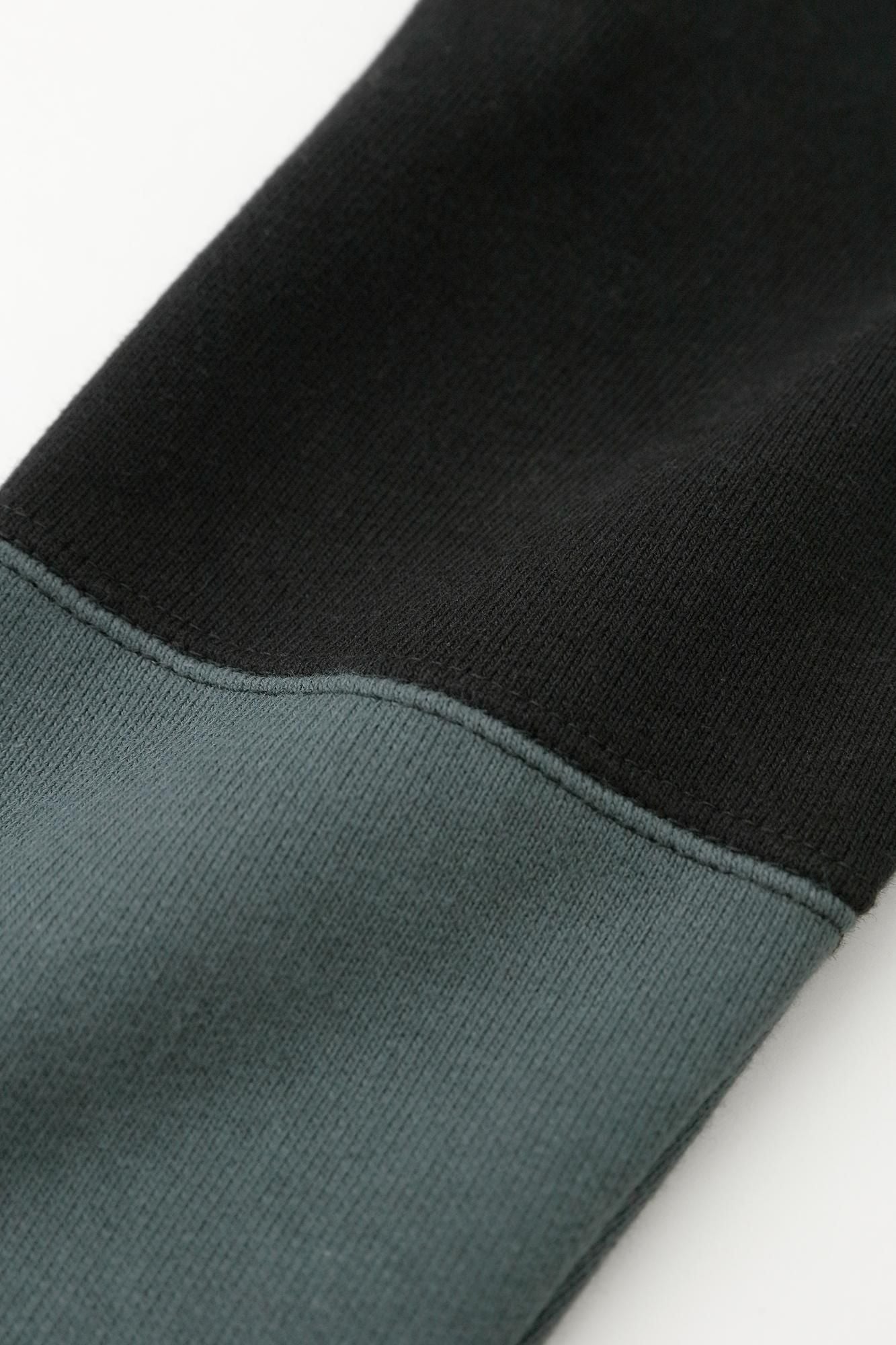 ● Fleece Lining Bi-color Sleeve Square Neck Shirt Akome / Black×Grey