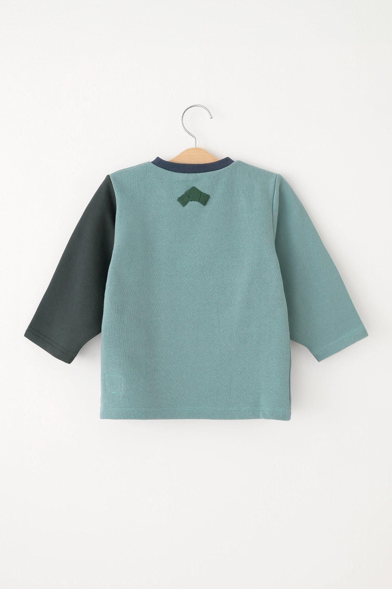 ●內起絨 圓弧袖上衣 背御守/藍綠色×深灰色