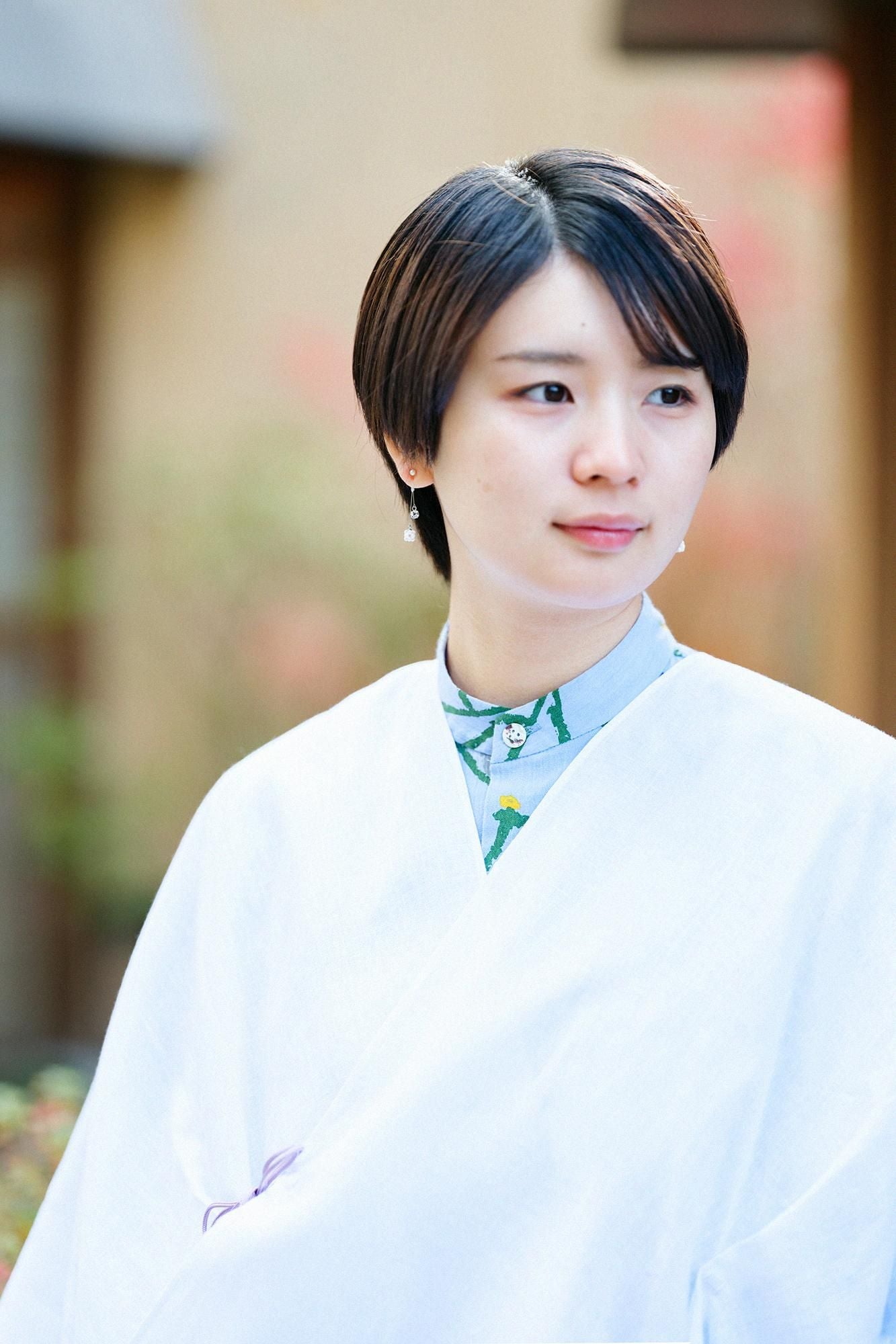 마 키사라기/흰색