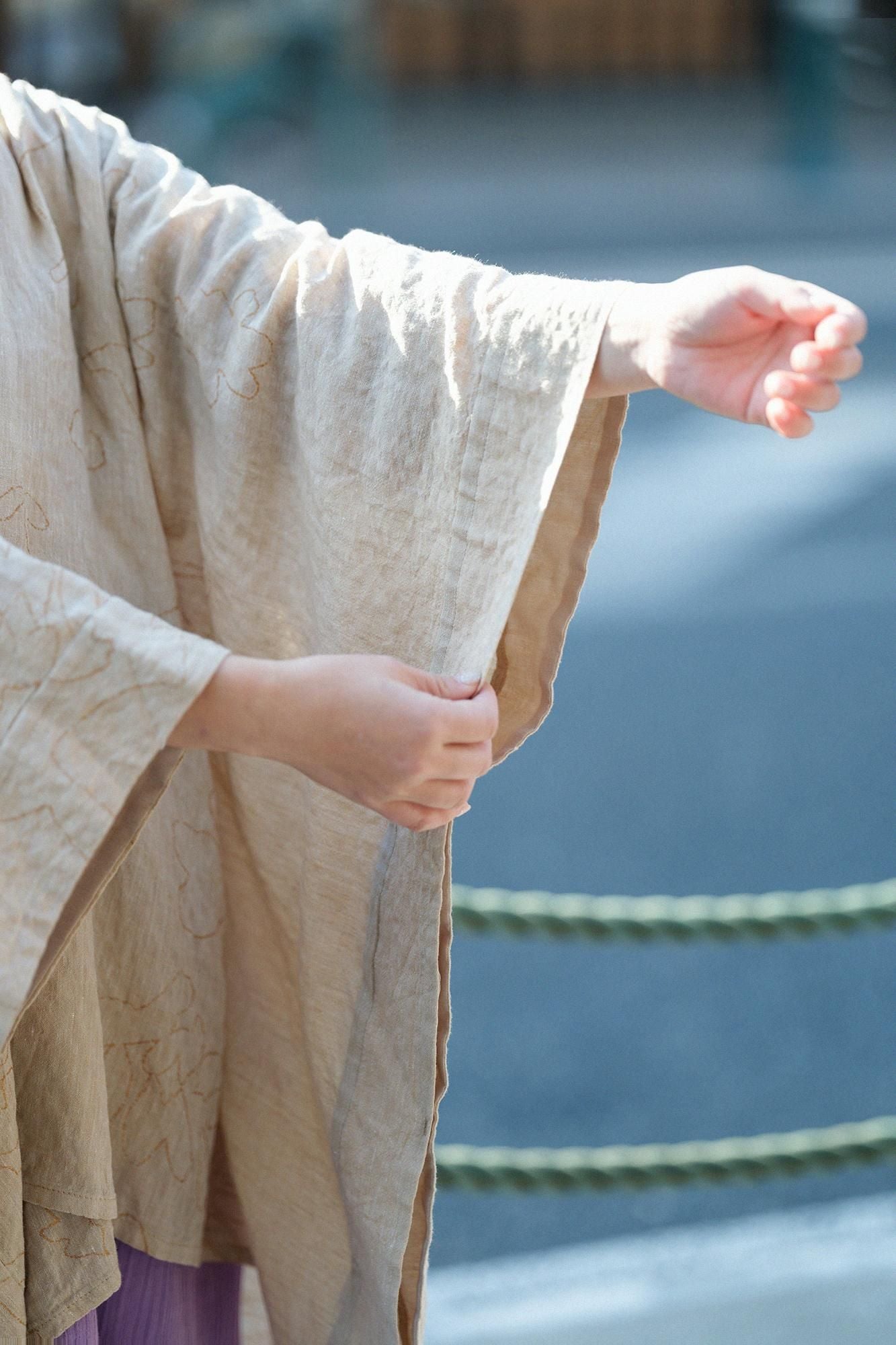 【net limited】Linen-Rayon Blend Kisaragi Poncho/Rural Woodland Swayand Blank Winter Moss Color