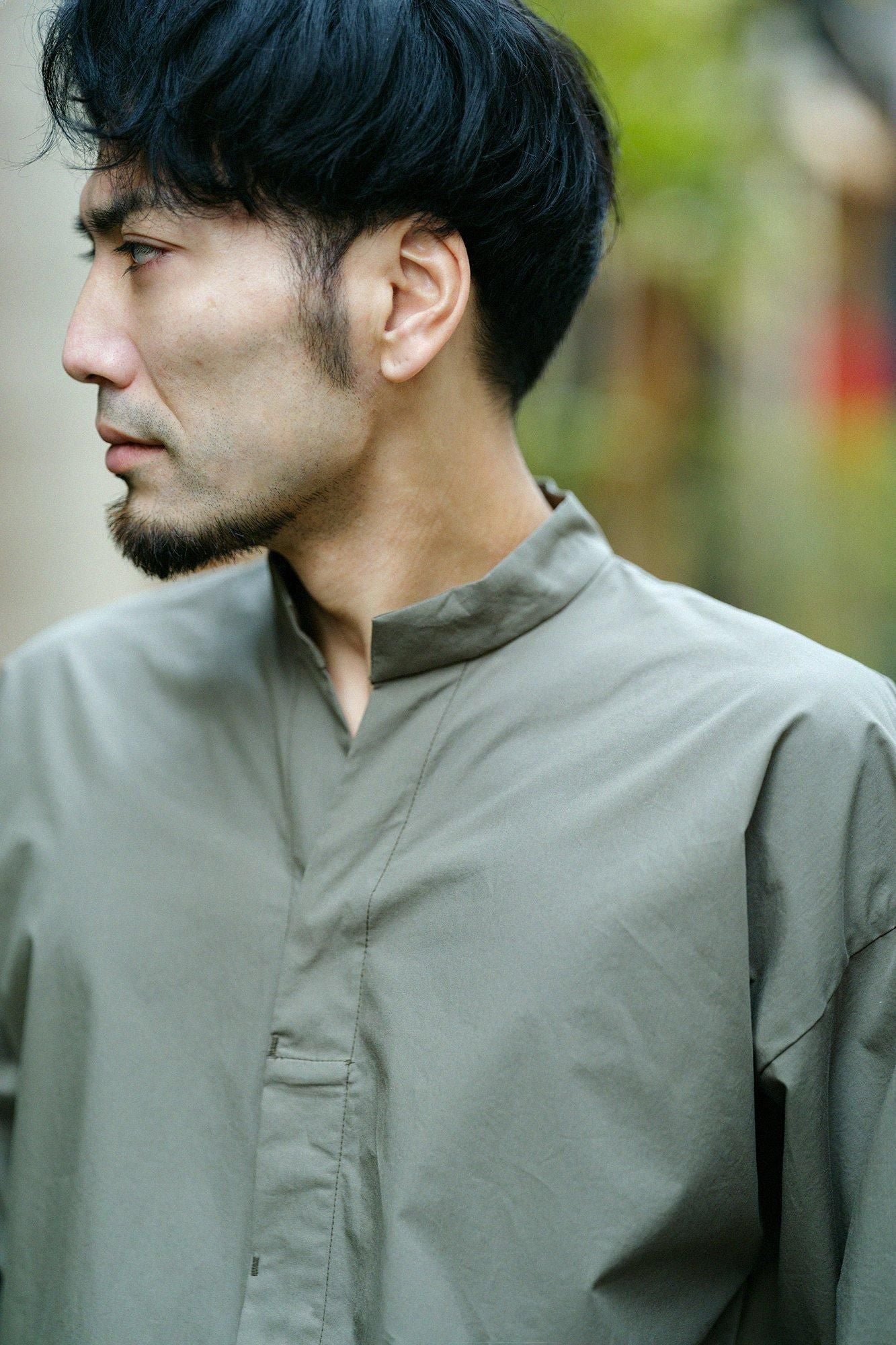 タイプライタークロス 立衿(たちえり) 筒袖襯衣(つつそでしんい)/鶸茶(ひわちゃ)