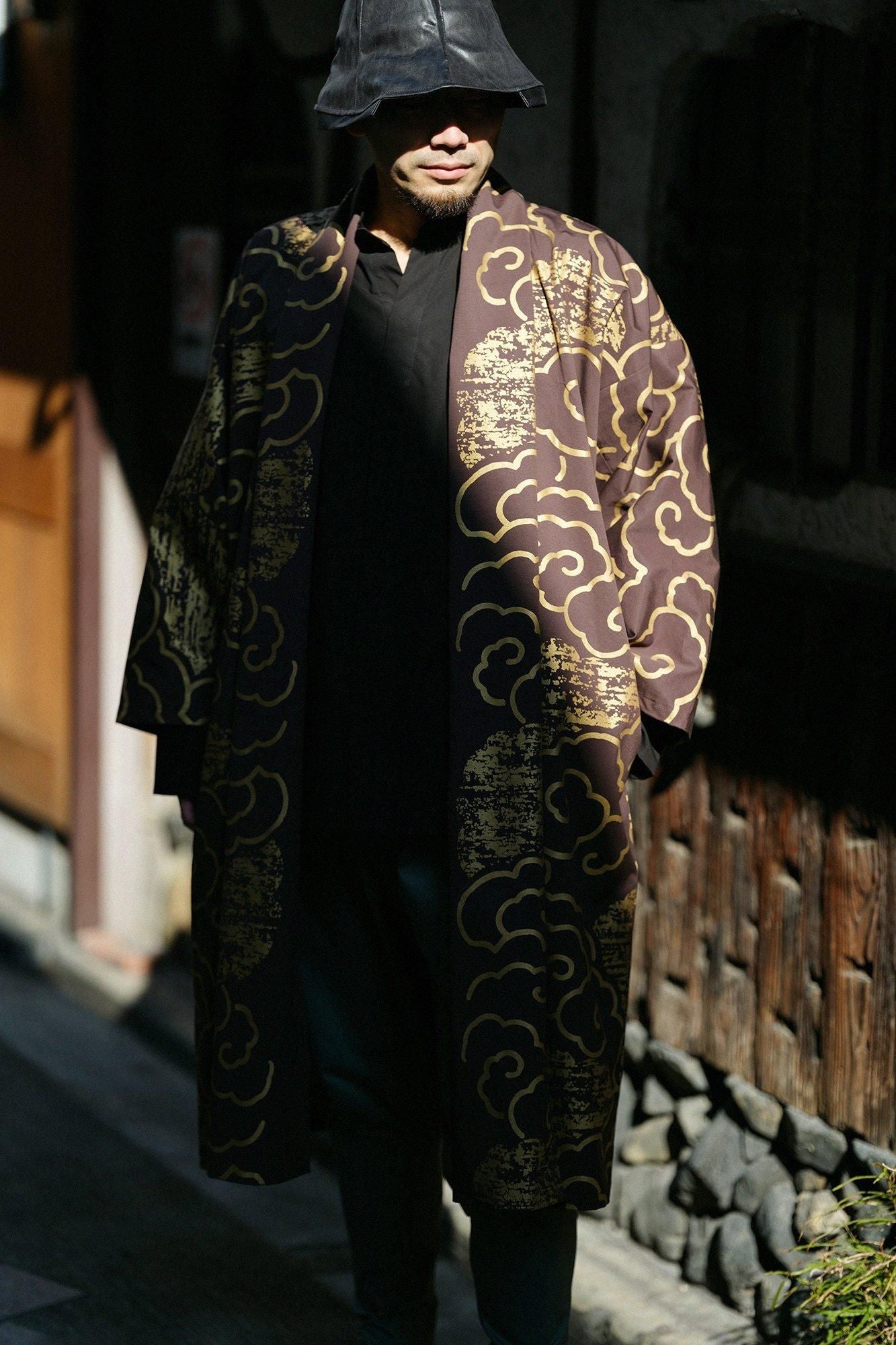 打字机布,站立的衣领,管袖窗框,窗扇,湿翅,彩色羽毛(不锈钢)