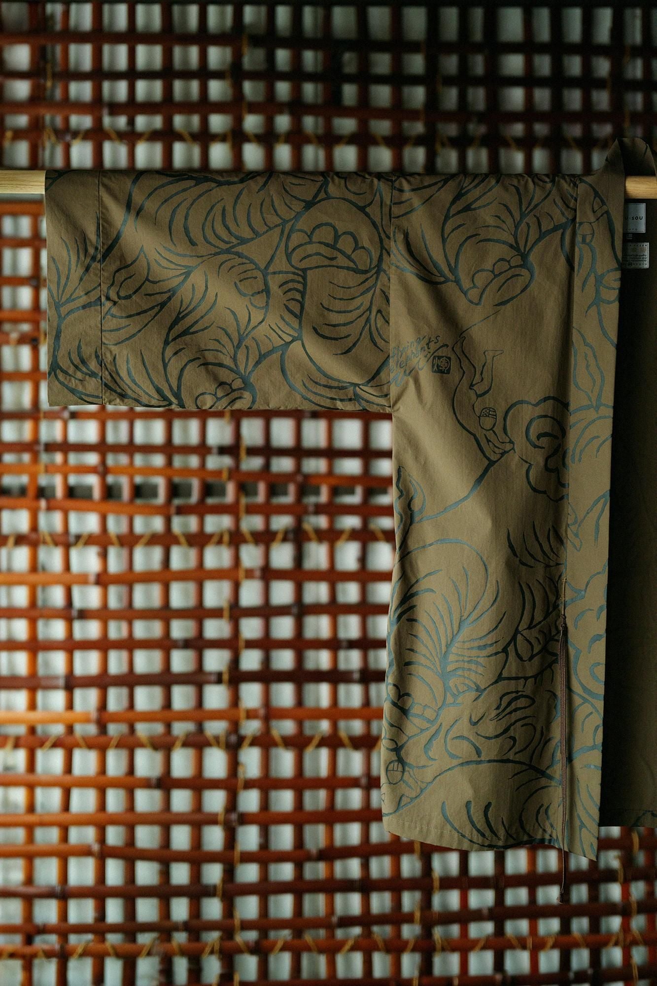 타입 라이터 크로스 한텐 타니 (히토) / 비행 코끼리 라크 코카