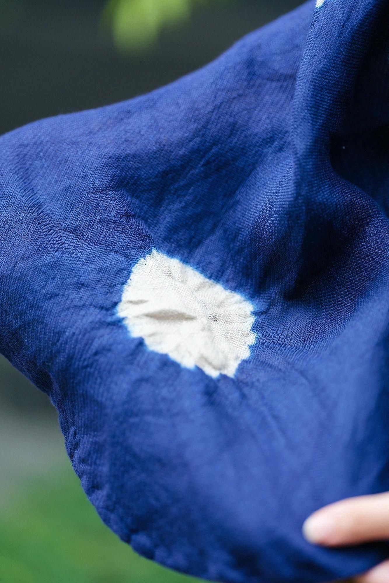 近清絞り 麻 薙刀かり衣(なぎなたかりごろも)/水玉大(みずたまだい) 濃紺(のうこん)×亜麻色(あまいろ)