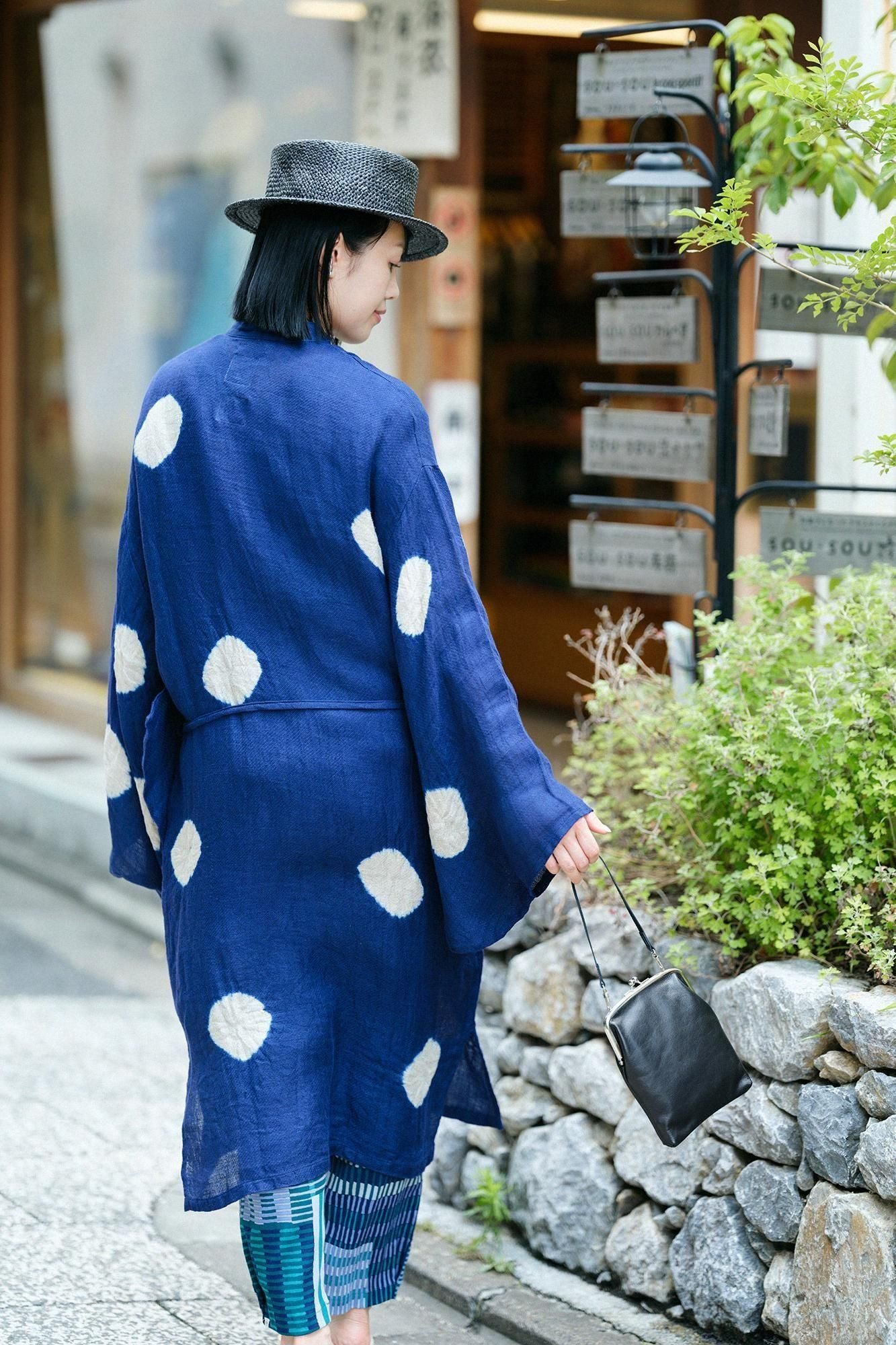 近清絞り 麻 薙刀かり衣(なぎなたかりごろも)/水玉大(みずたまだい) 濃紺(のうこん)×亜麻色(あまいろ)