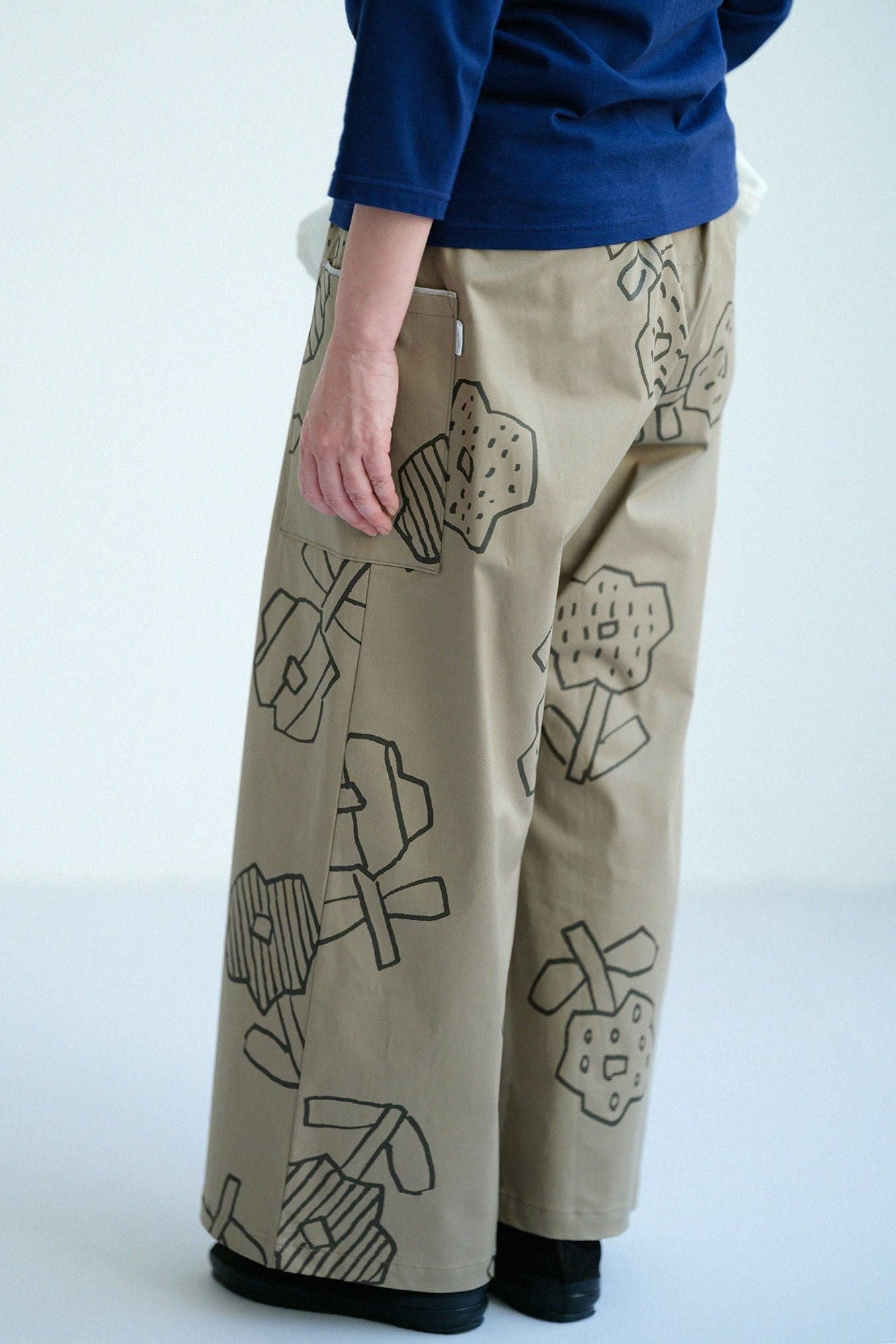 Shin Reverse Twill Square Pockets Monpe Pants / Flower Seedling Scattered Greyish Brown