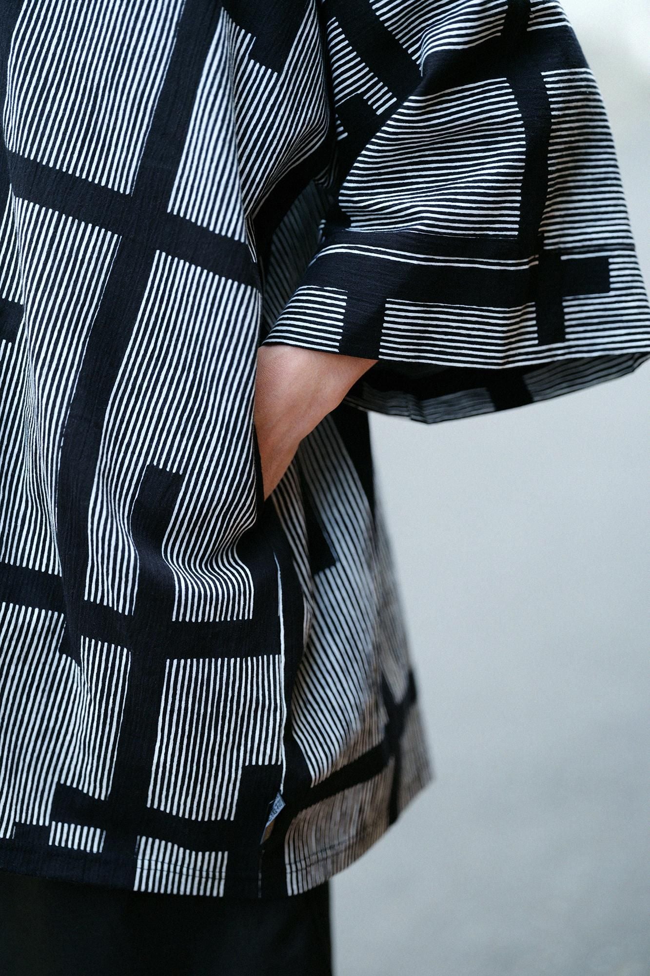 Chizimi Cotton 20/20 Long Fubi Kimono Shirt / Staggered Stripes and Fence