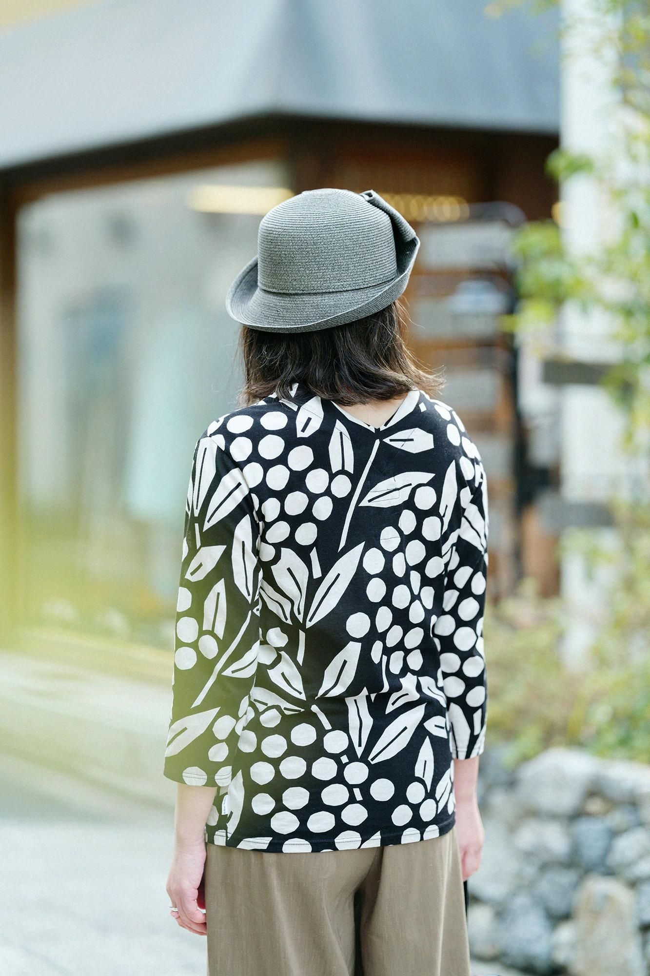 V-neck Shirt Three-quarter Sleeve / Nandina Bamboo