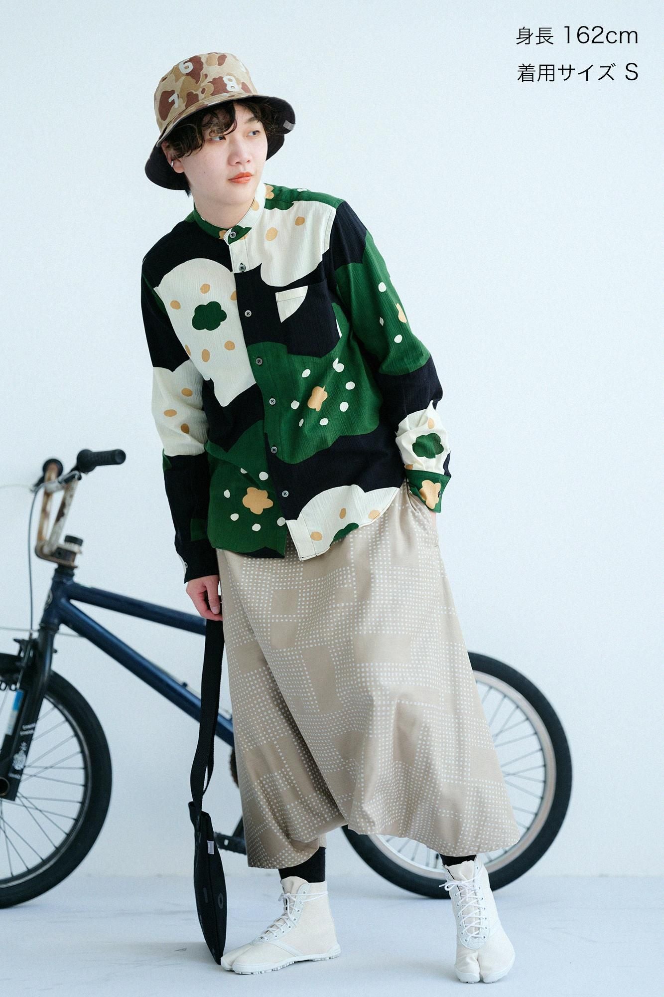 高島縮 20/20 スタンドカラーシャツ/ほほえみ 濡羽色(ぬればいろ)