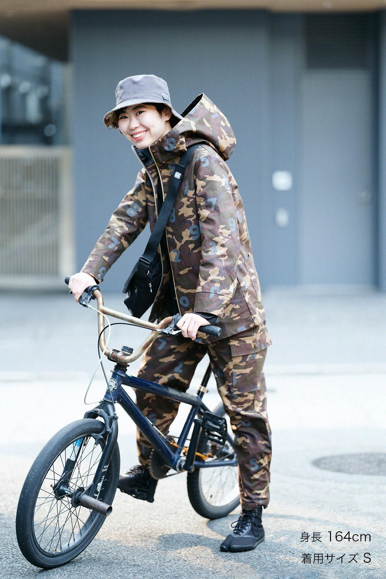 棉花帆布拉式连帽外套/迷彩SO-SU-U Mugwort Dye(Kuwazome)