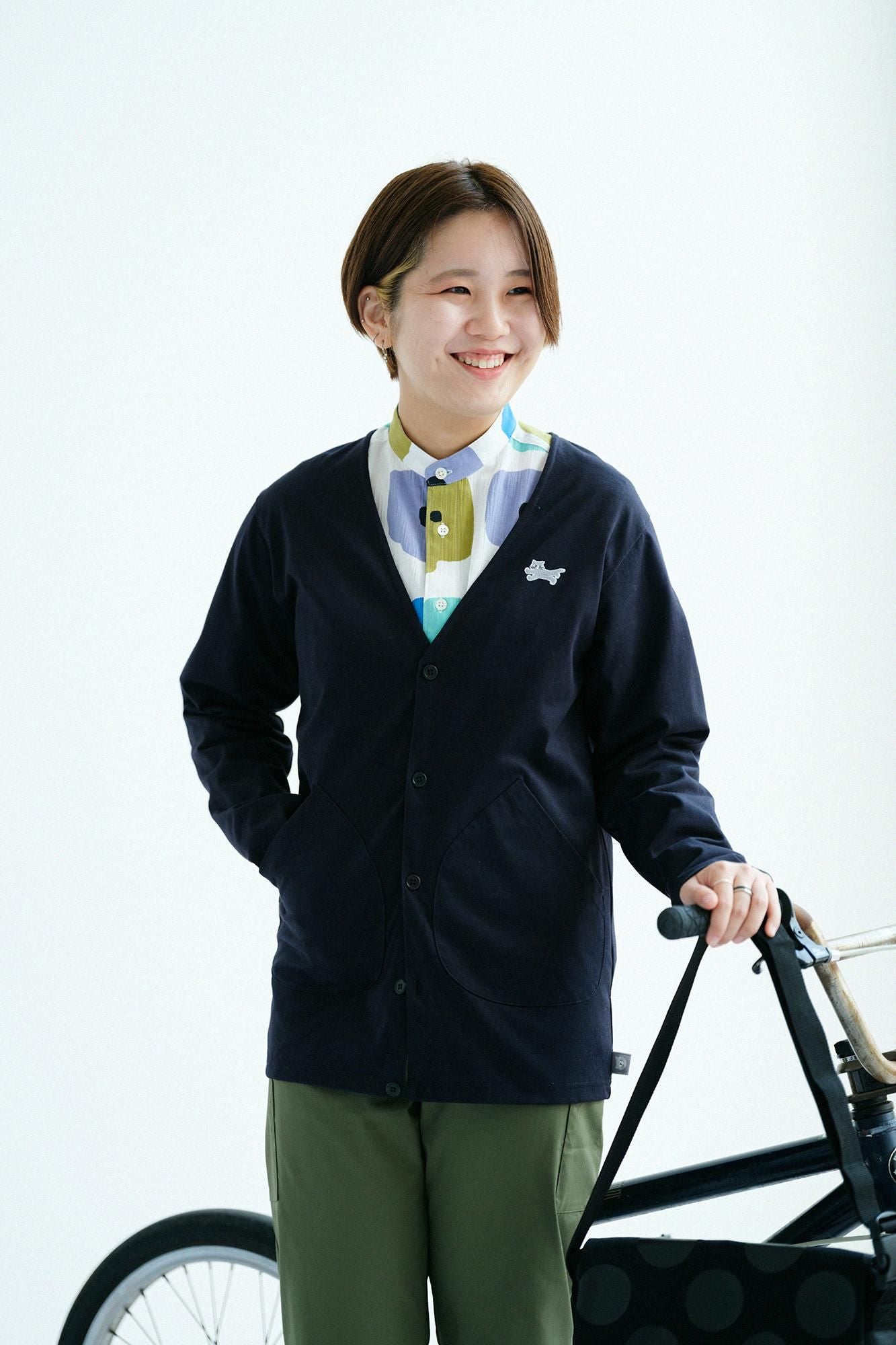 L/S-Cardigan aus Baumwollstrick mit V-Ausschnitt/Marineschwarz