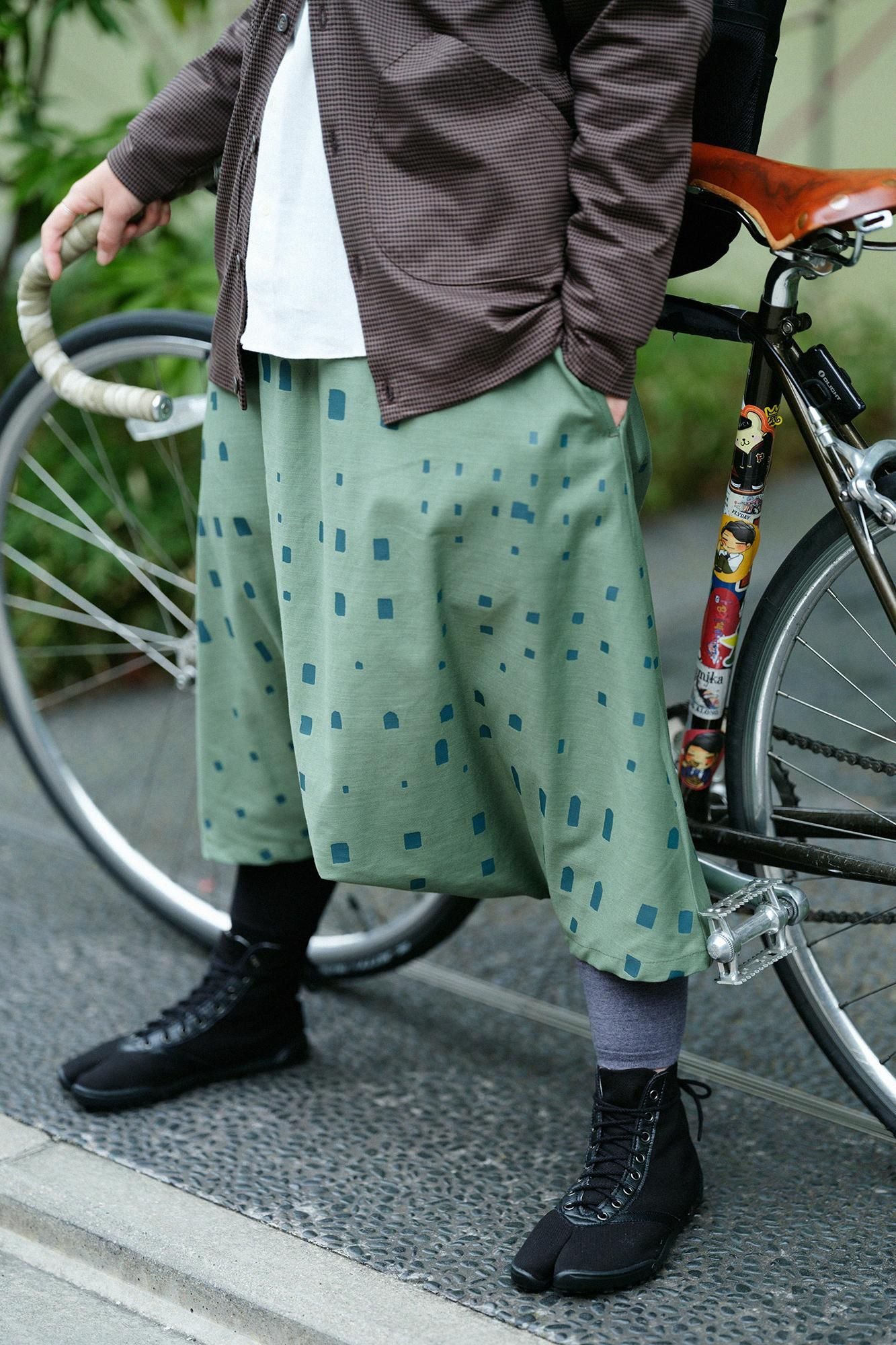 后缎芒芒山(Madoka Mountain)/窗户(Madoka)Kusayanagi