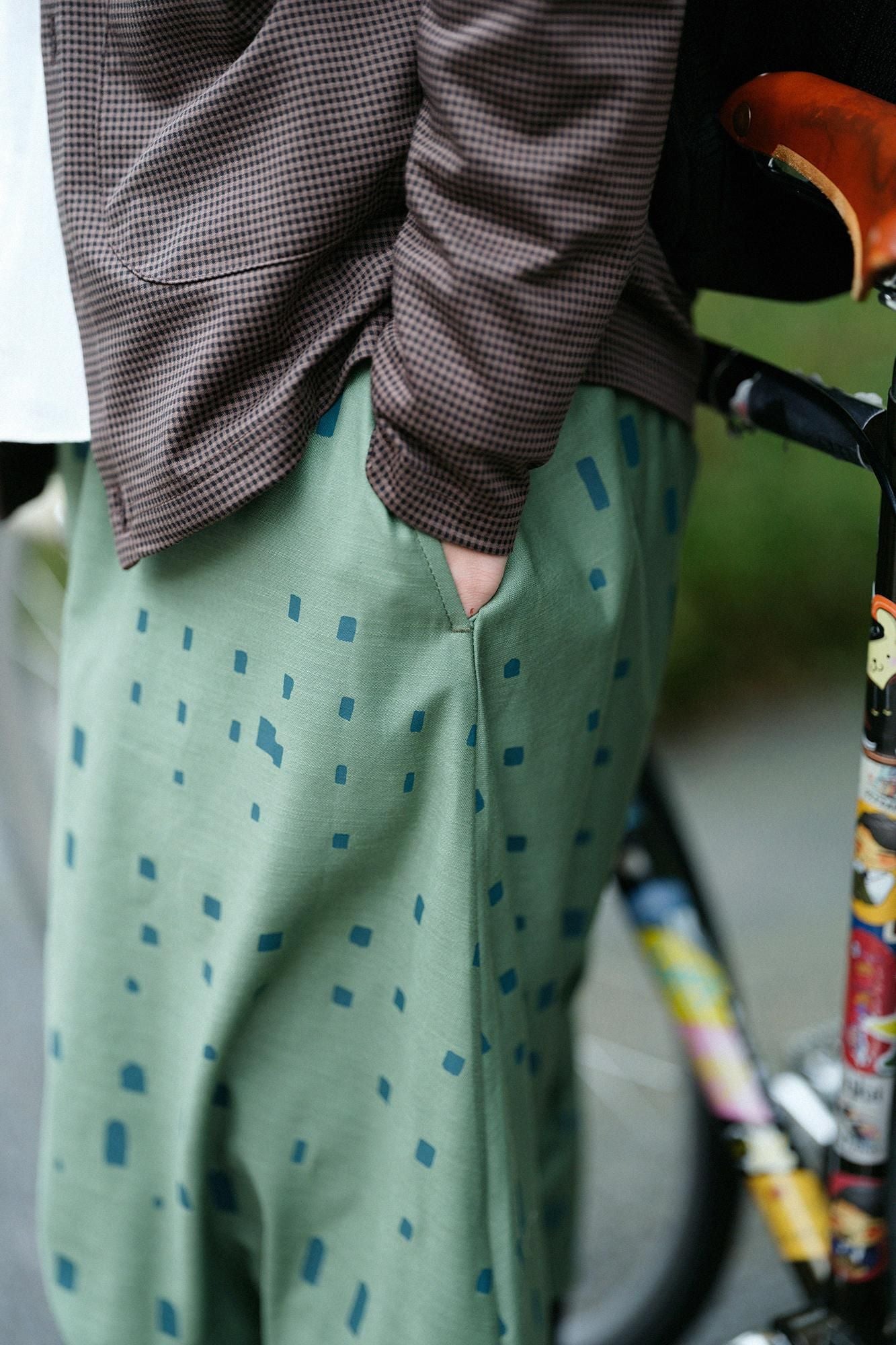 后缎芒芒山(Madoka Mountain)/窗户(Madoka)Kusayanagi