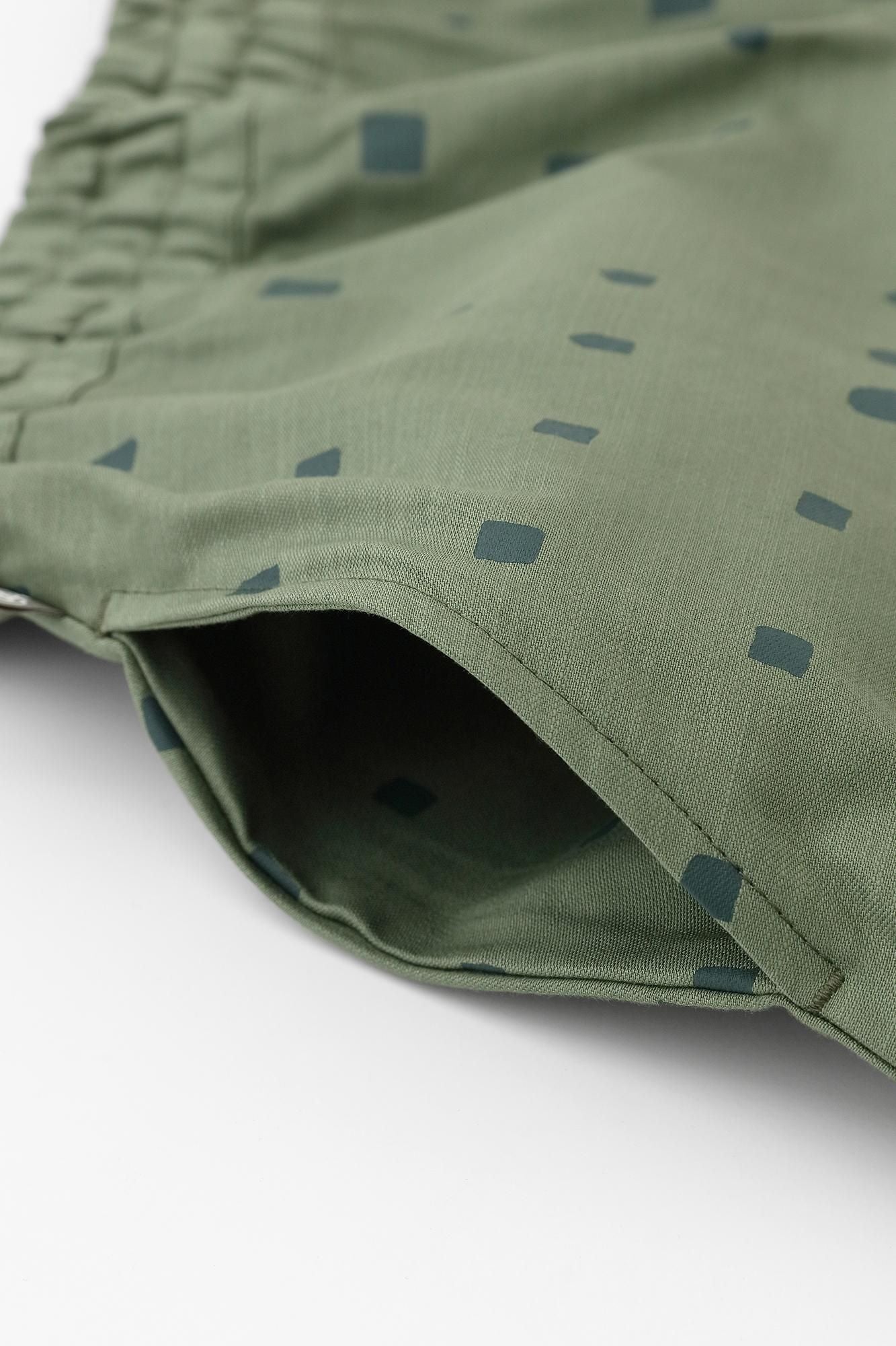 后缎芒芒山(Madoka Mountain)/窗户(Madoka)Kusayanagi