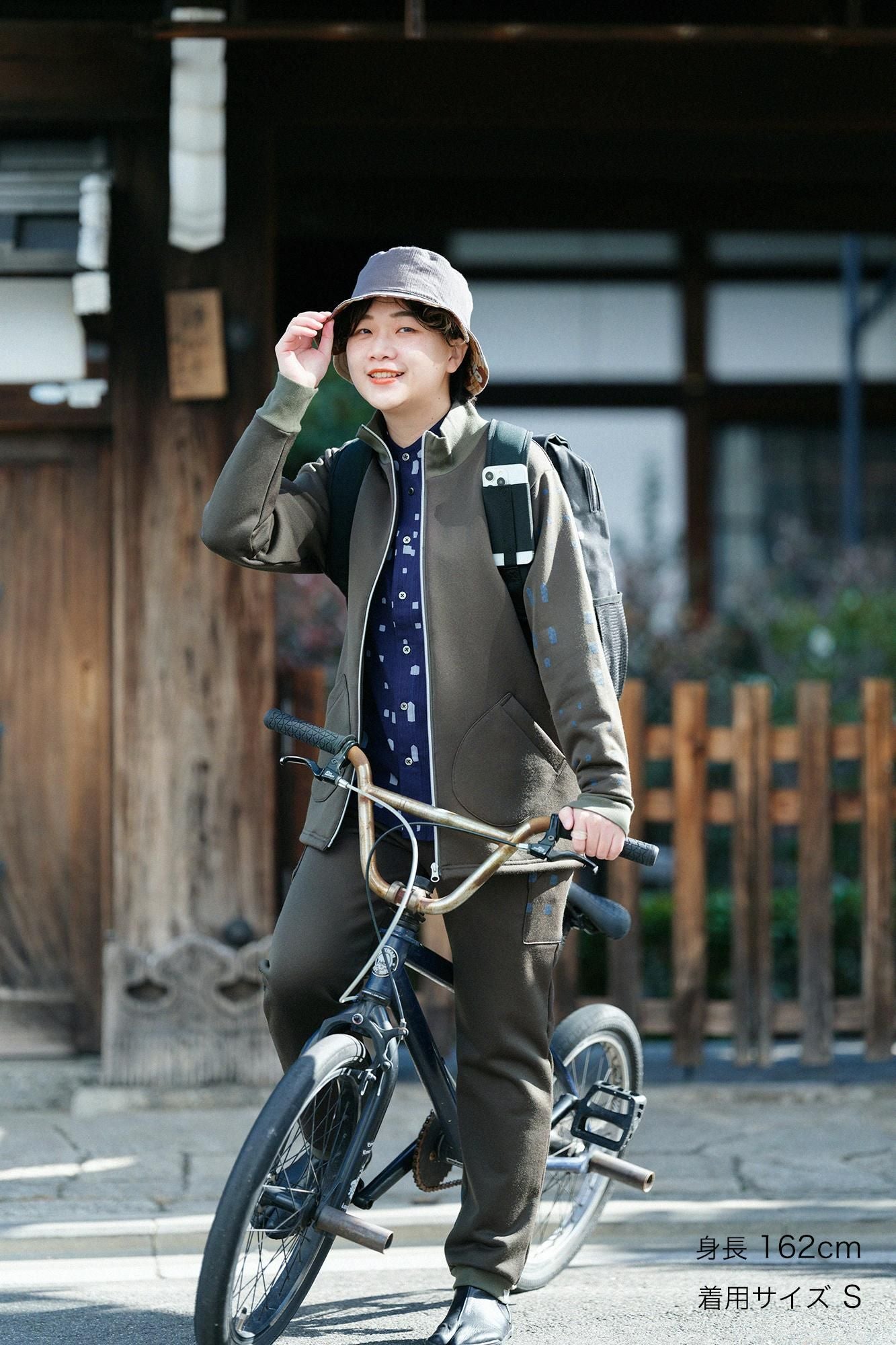 鉤針編織ZIP UP BIKE外套/橄欖綠x窗