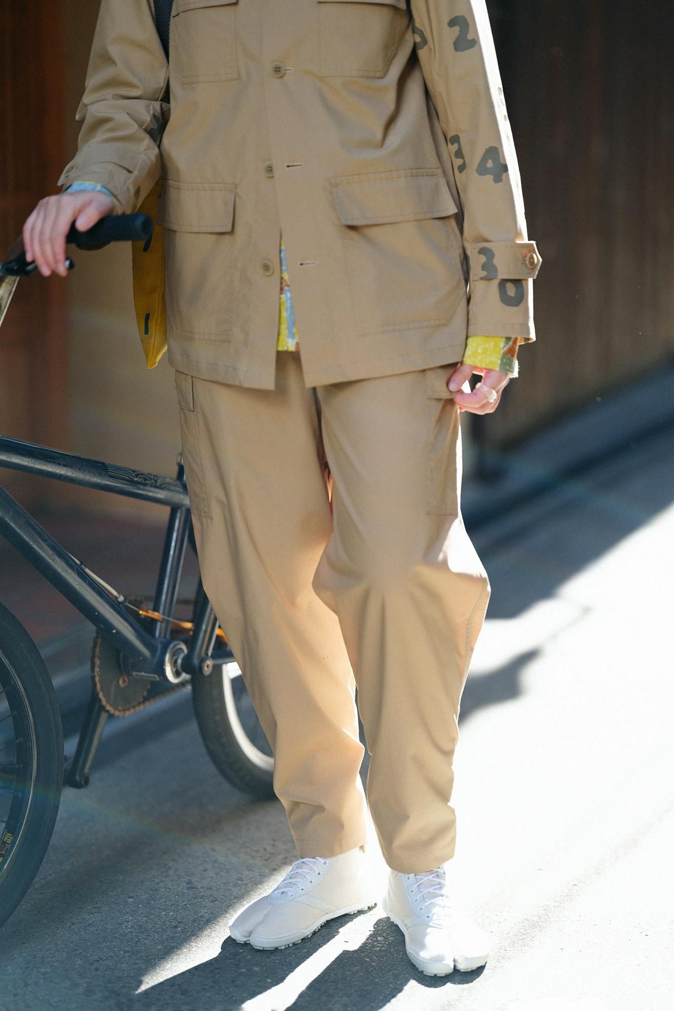 高密度 タイプライタークロス カーゴパンツ/ビスケット×SO-SU-U