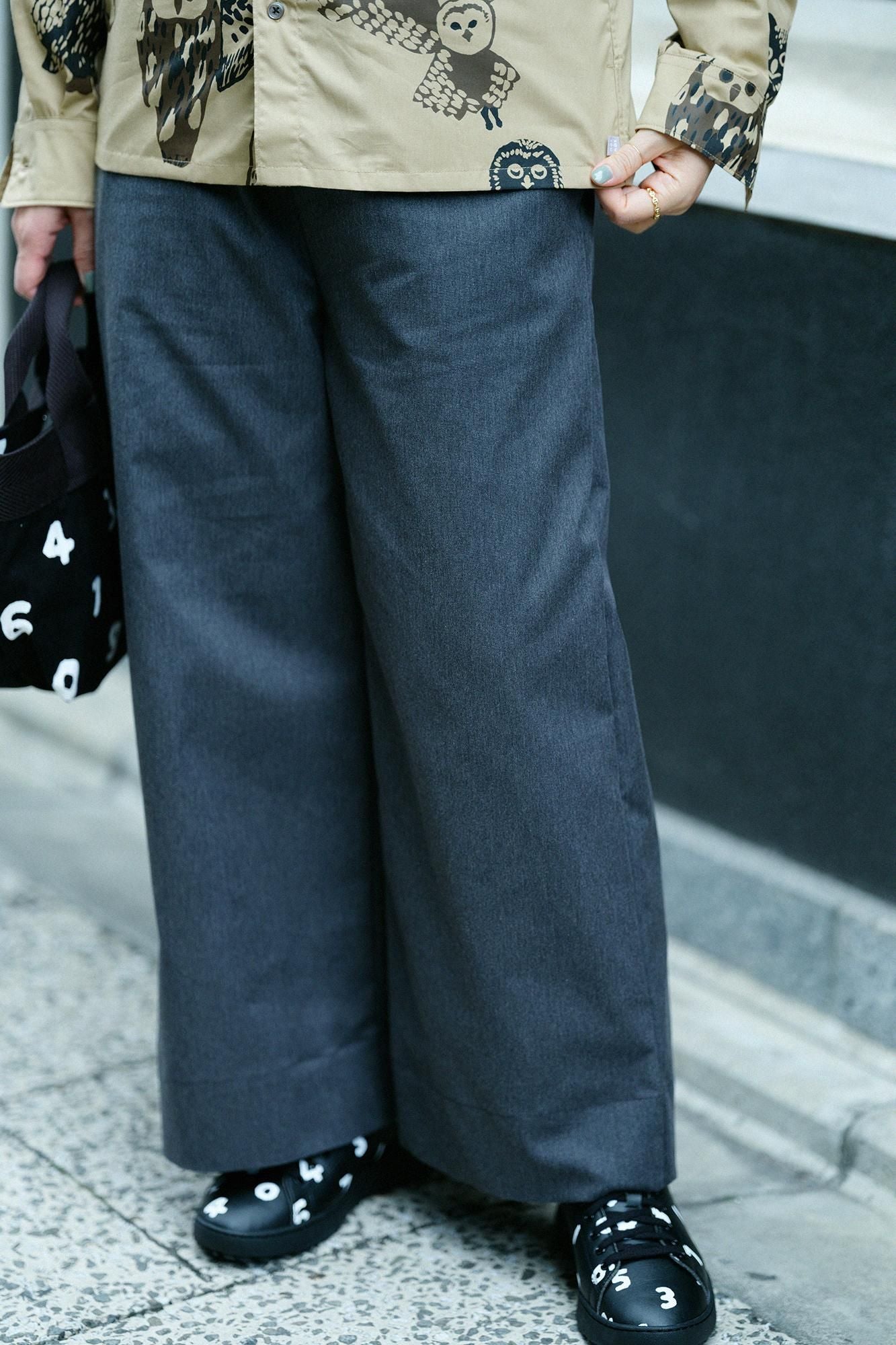 스트레치황소 와이드 팬츠/짙은회색