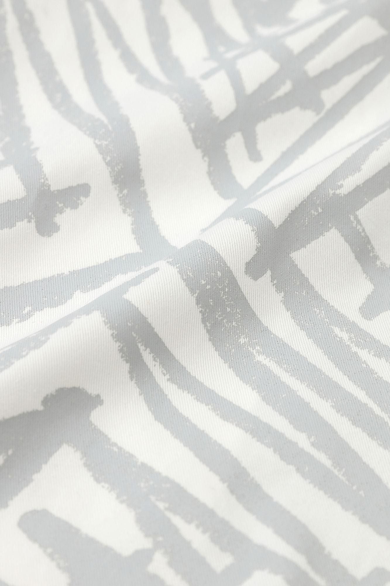 Leicht zulaufende Hose aus hochdichtem Chino-Stoff/gezackter Tsukumo-Stil