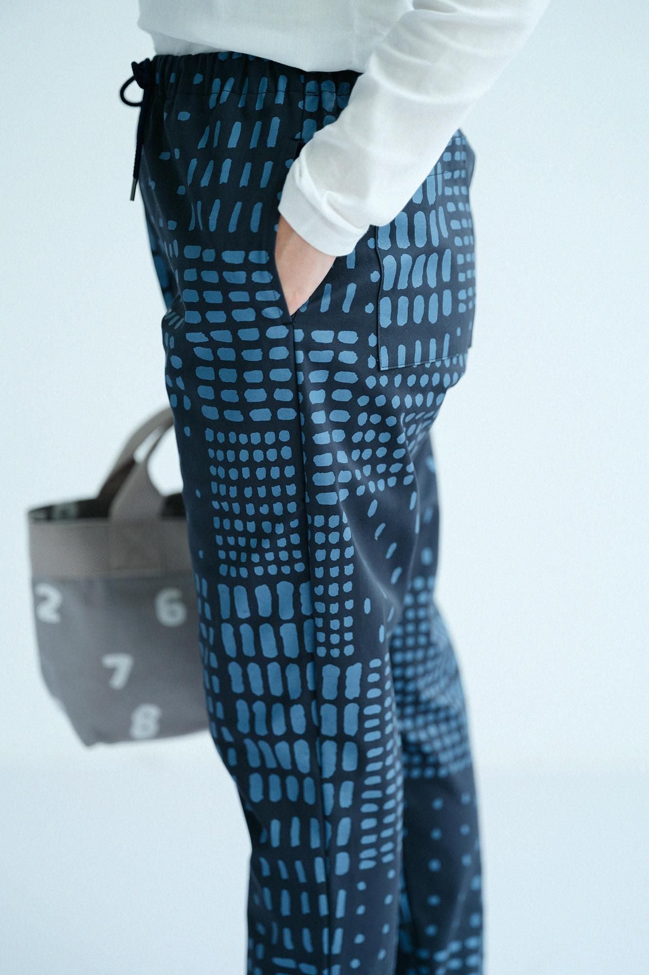 高密度卡其布休閒窄管長褲/敷石藍黑色