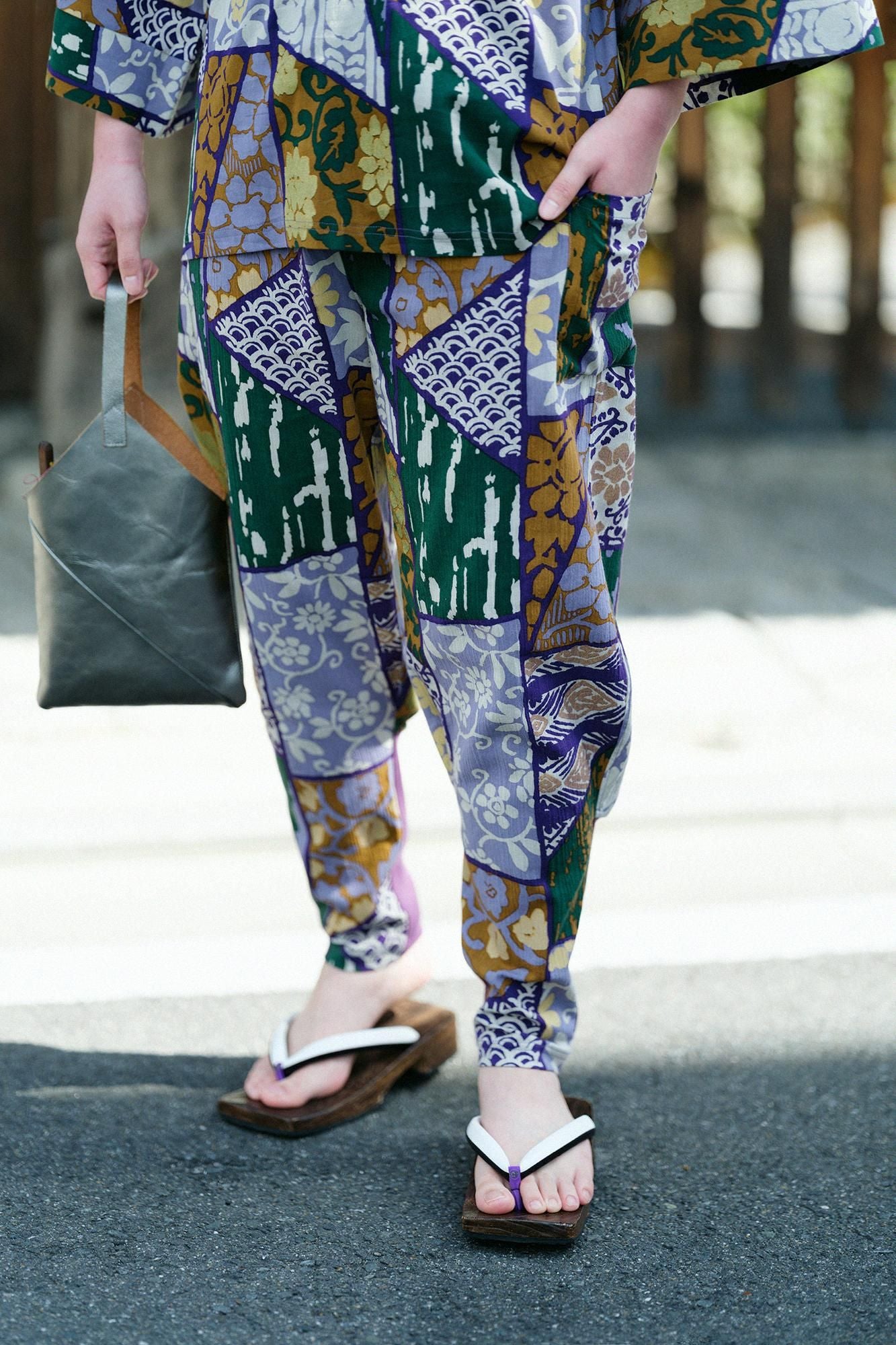 高島縮 20/20 裁付(たっつけ)えんゆう穿き/金銀襴緞子等縫合せ(きんぎんらんどんすとうぬいあわせ) 写し(うつし)