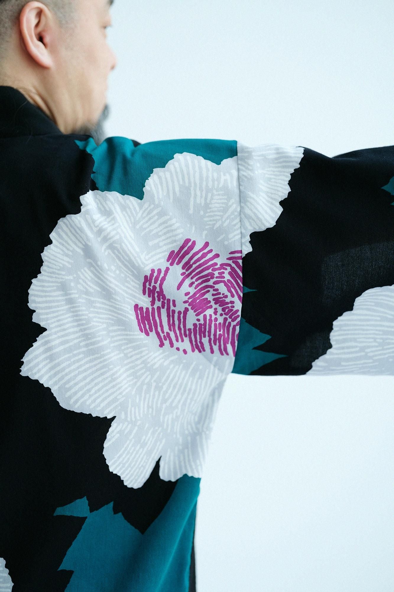 【net限定】高島縮 40/40 半衿風靡(はんえりふうび) 片身替わり(かたみがわり)/濡羽色(ぬればいろ)×芍薬(しゃくやく) 月夕(げっせき)