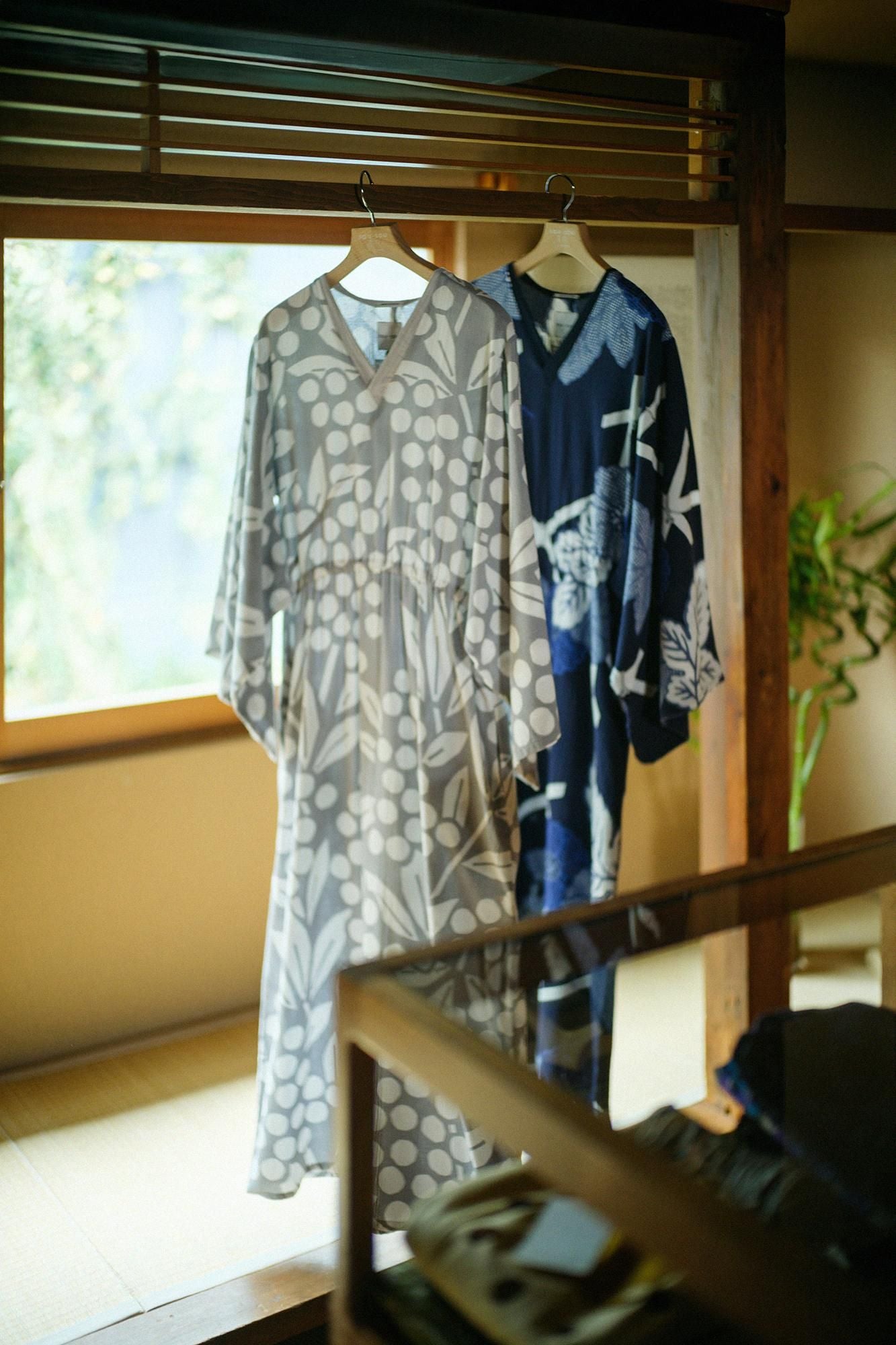 Chizimi Cotton 20/20 Double V-neck Summer Kimono Dress / Nandina Bamboo